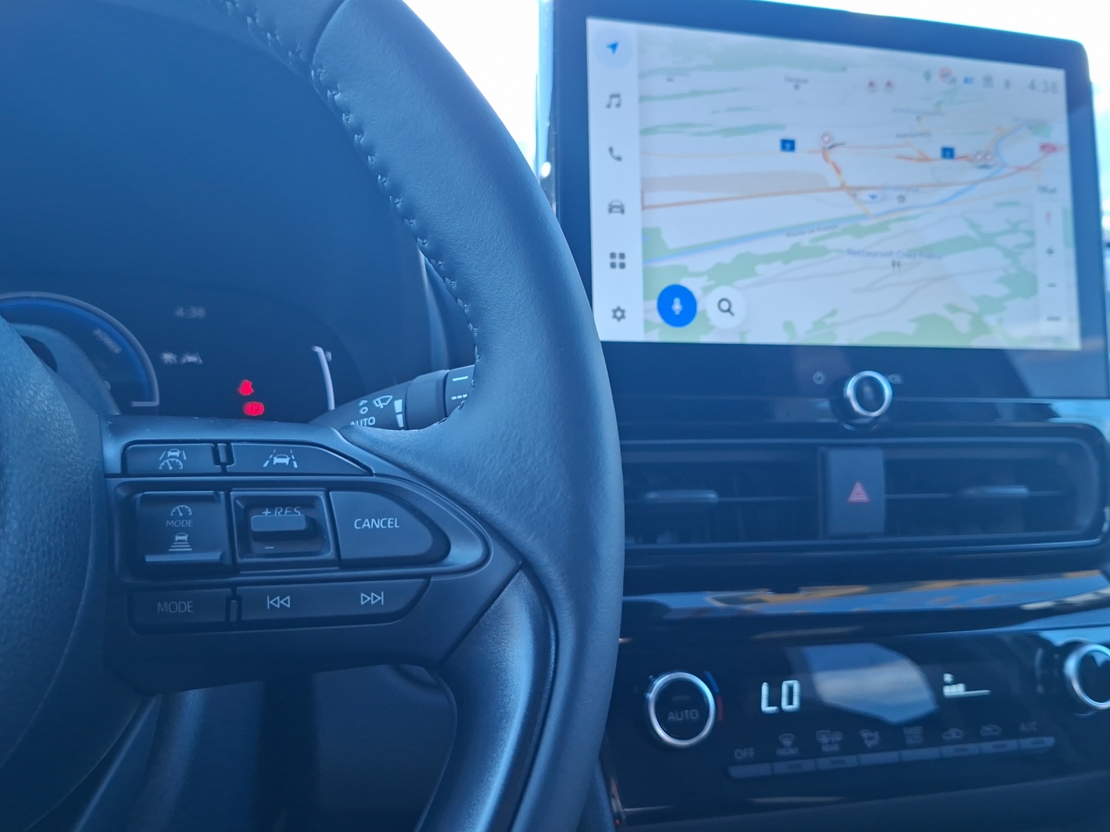TOYOTA Yaris Cross 1.5 Trend AWDi e-CVT-image-8