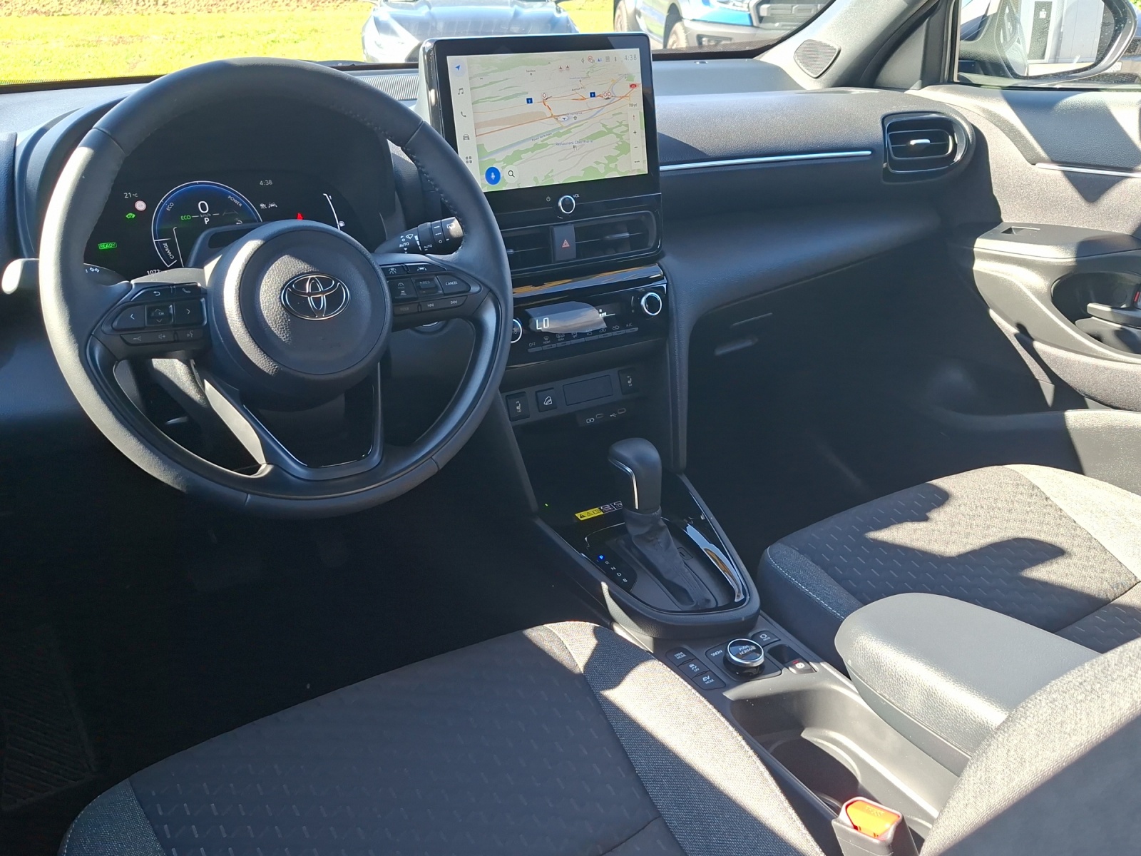 TOYOTA Yaris Cross 1.5 Trend AWDi e-CVT-image-6