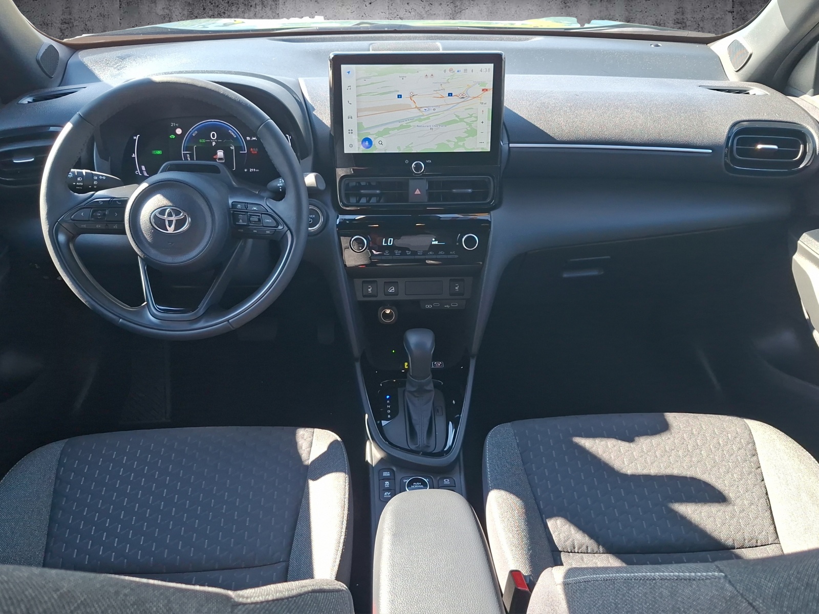 TOYOTA Yaris Cross 1.5 Trend AWDi e-CVT-image-7