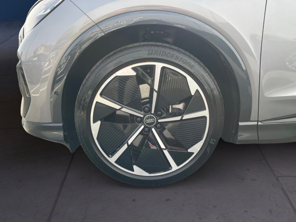 AUDI Q4 e-tron 50 quattro-image-8