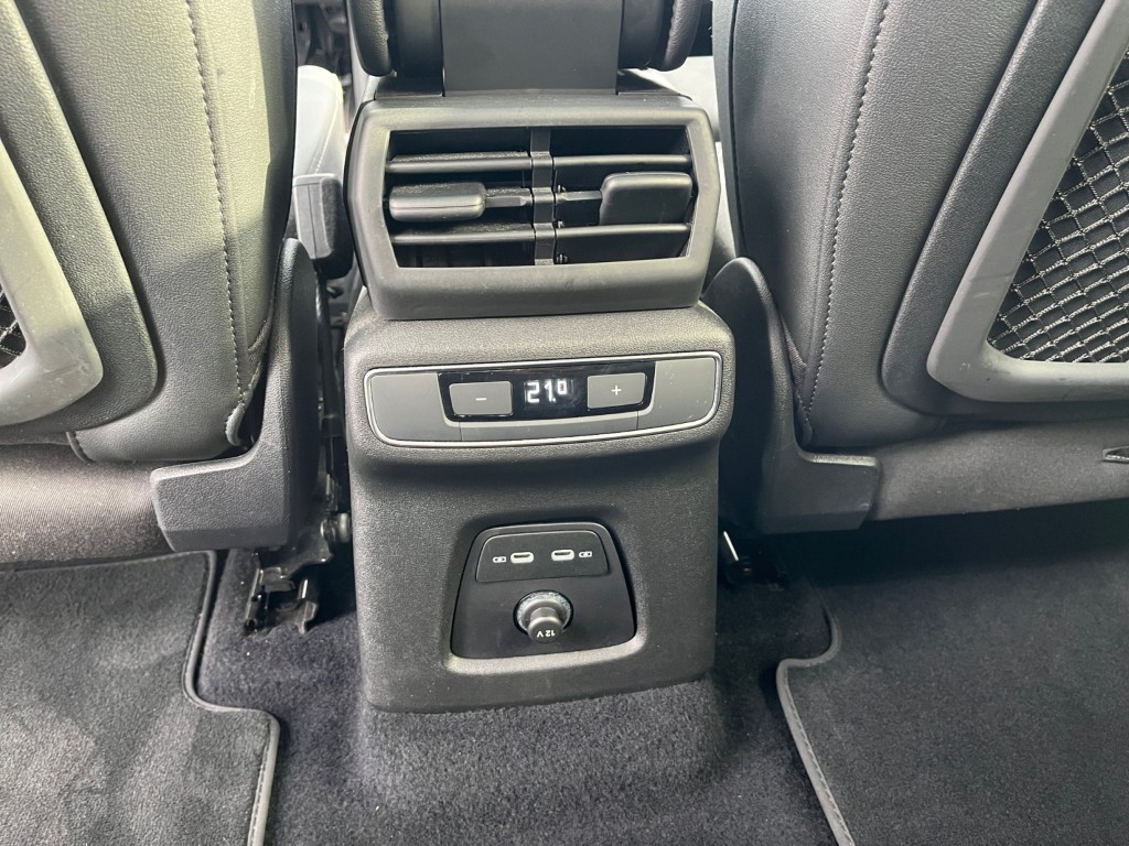 AUDI Q4 e-tron 50 quattro-image-22
