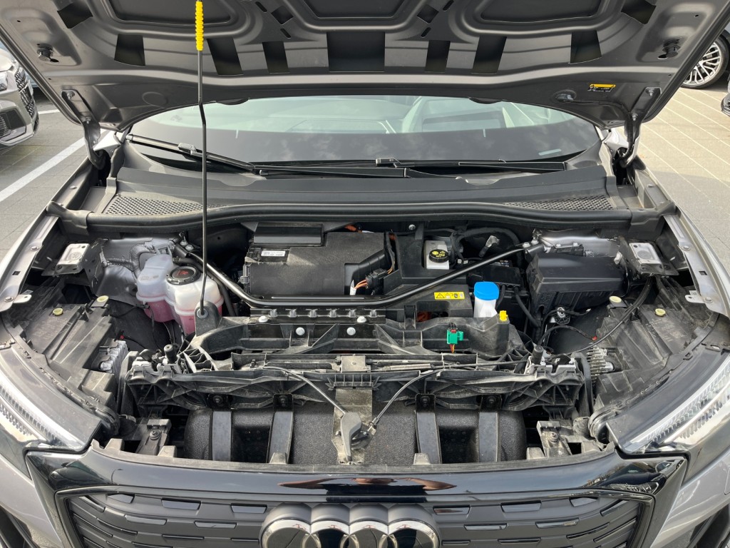 AUDI Q4 e-tron 50 quattro-image-19