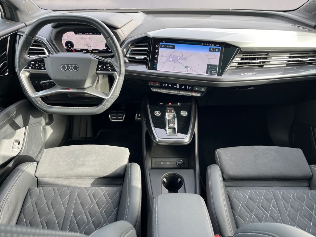 AUDI Q4 e-tron 50 quattro-image-11