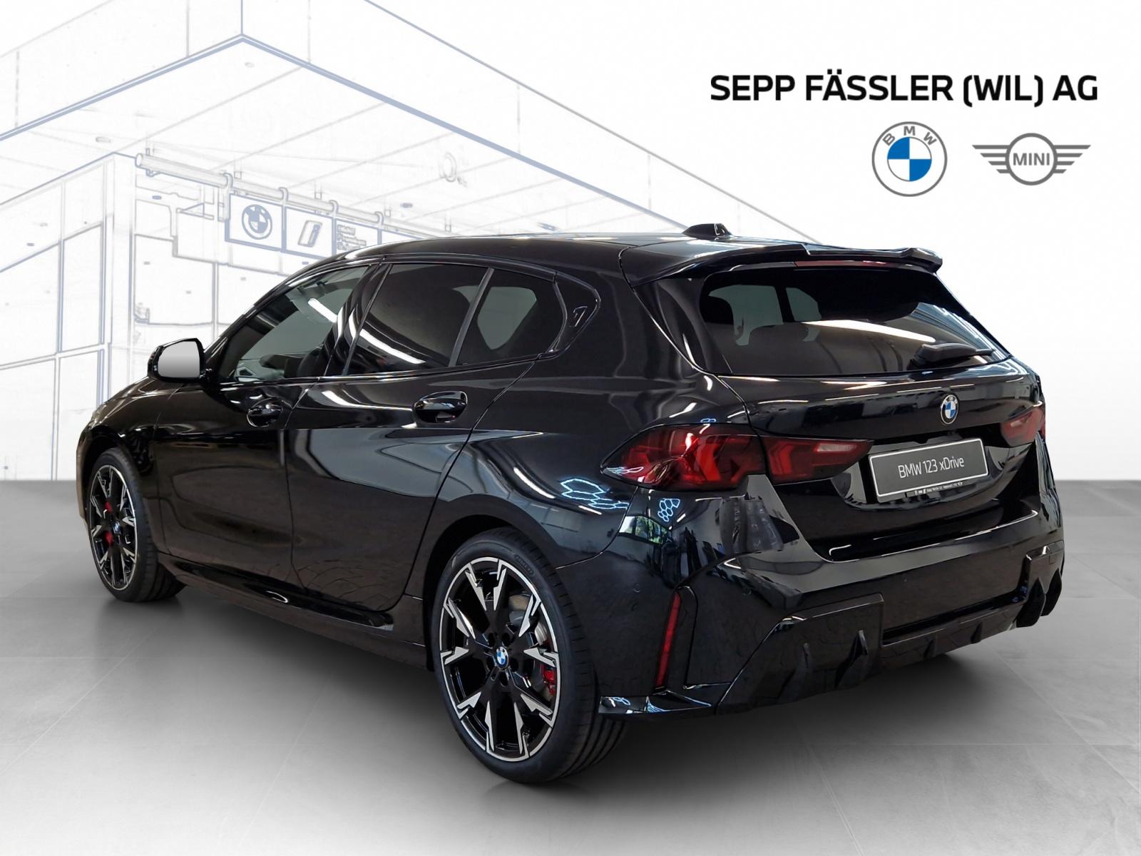 BMW 123 xDrive Hatch M Sport Pro-showroom-element-2