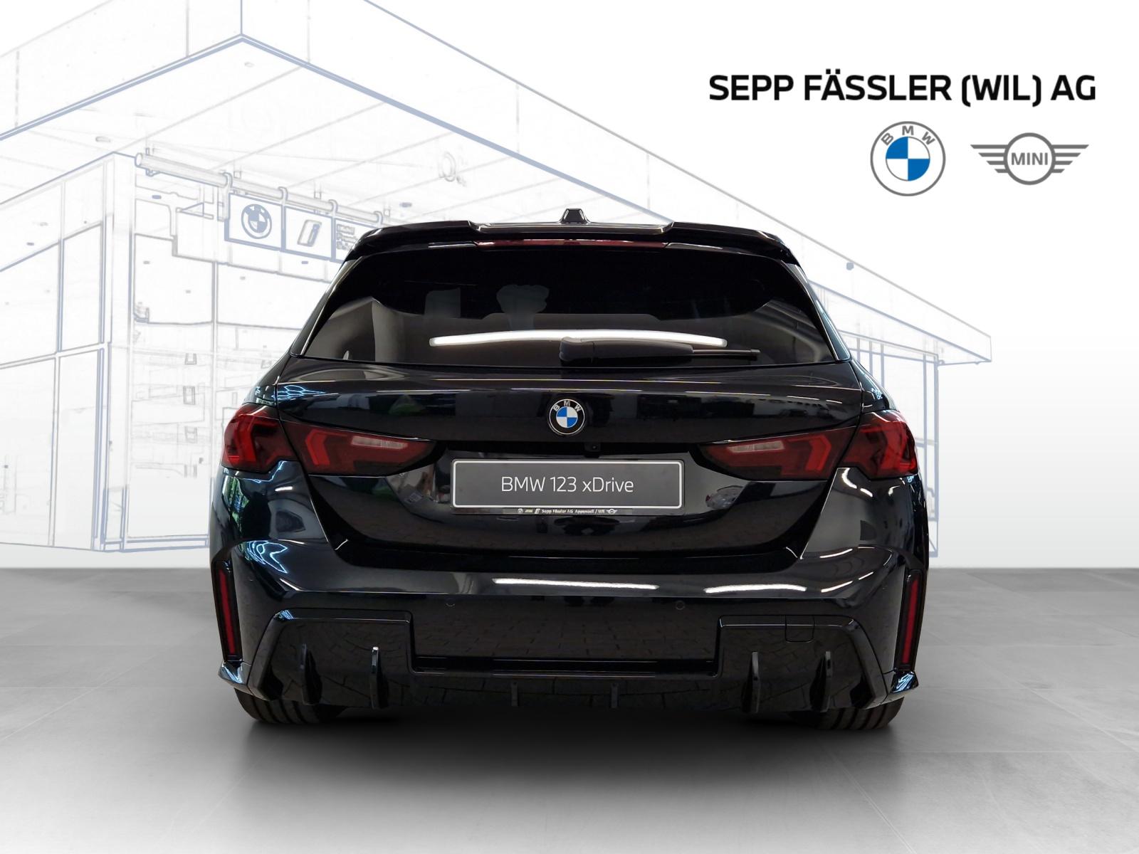 BMW 123 xDrive Hatch M Sport Pro-showroom-element-3