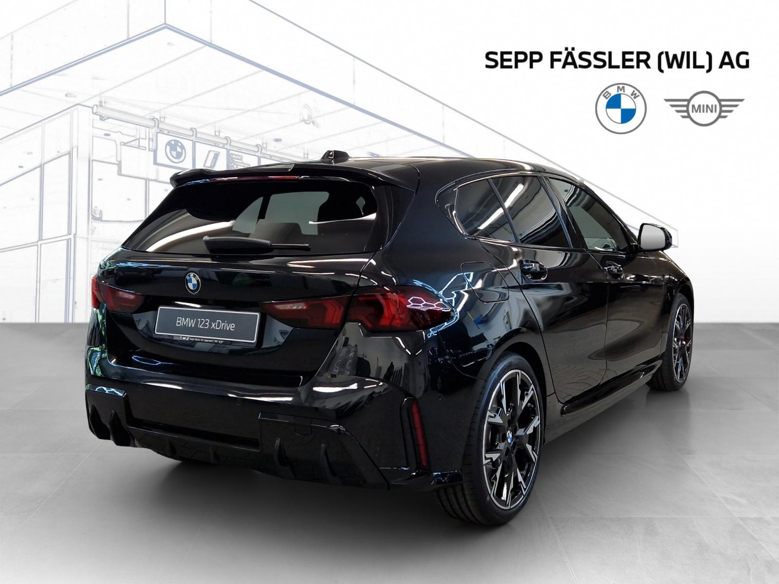 BMW 123 xDrive Hatch M Sport Pro-image-4