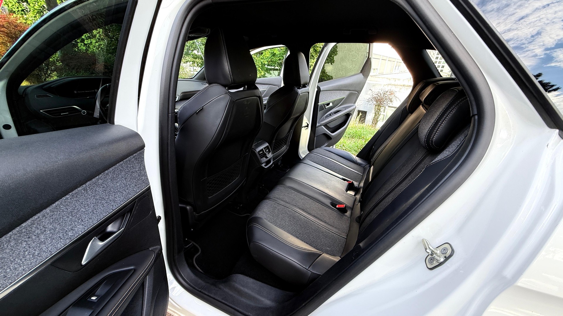 PEUGEOT 3008 1.5 BlueHDi Active EAT-image-6