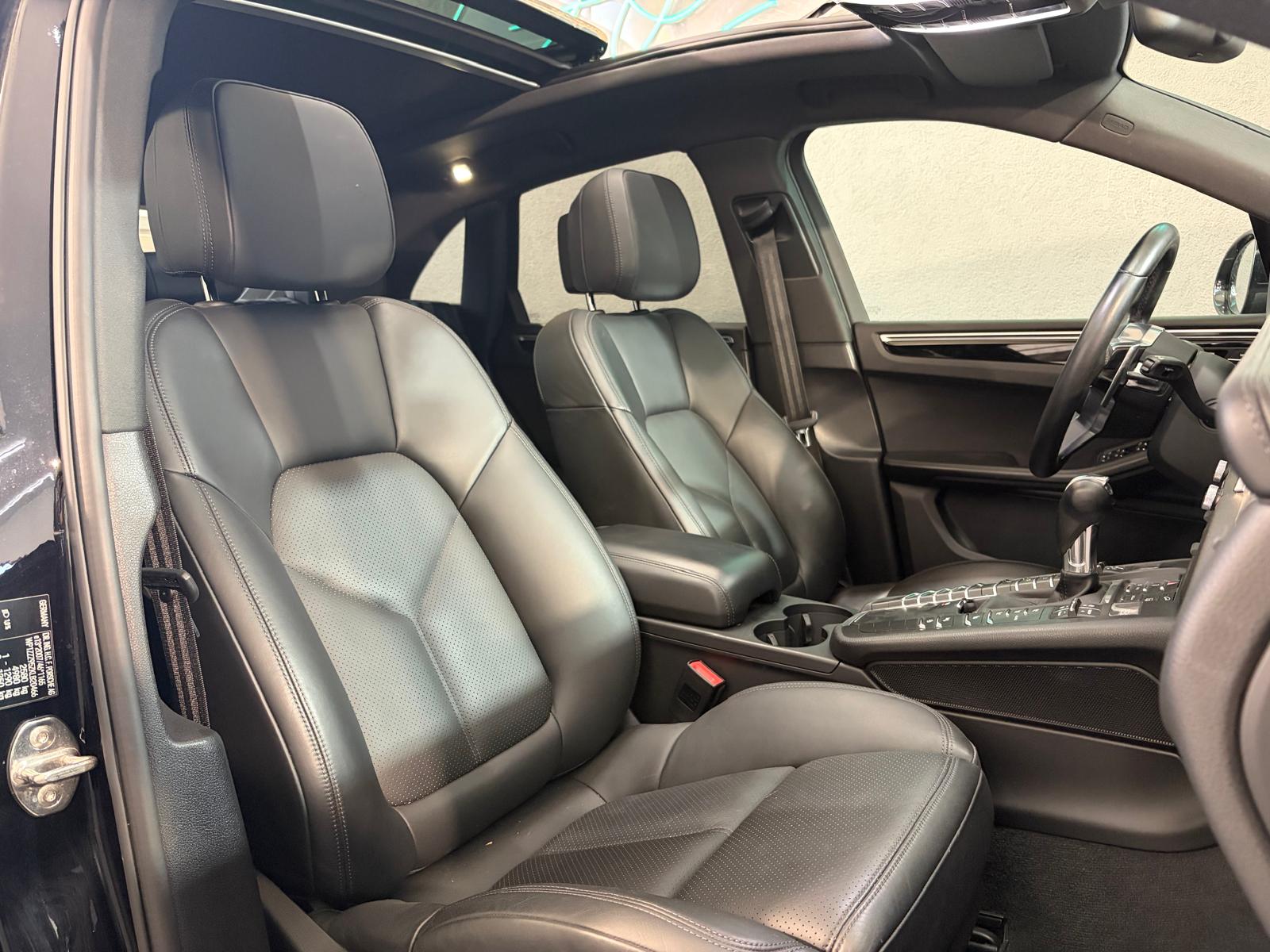 PORSCHE Macan S PDK - Attelage - Toit ouvrant-image-14