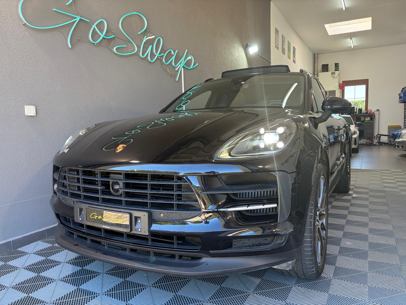PORSCHE Macan S PDK - Attelage - Toit ouvrant-image-1