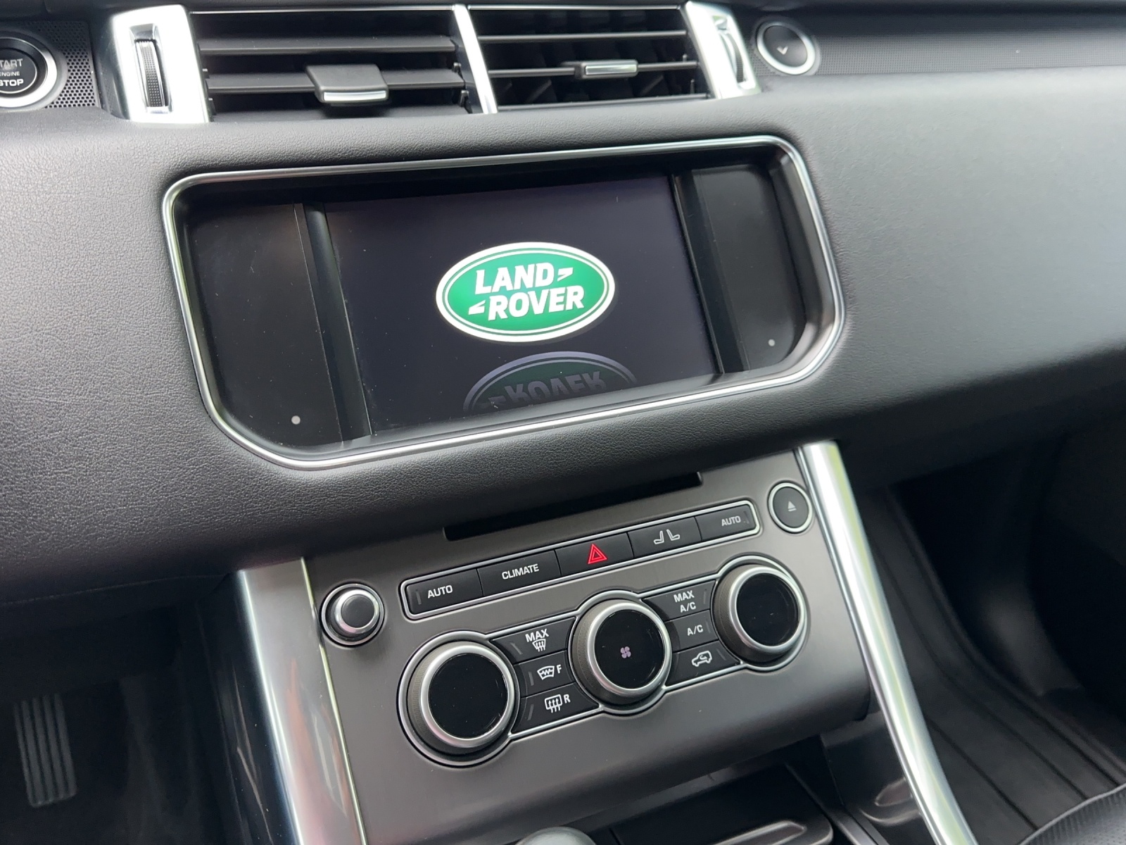 LAND ROVER Range Rover Sport 3.0 TDV6 SE Automatic-image-15