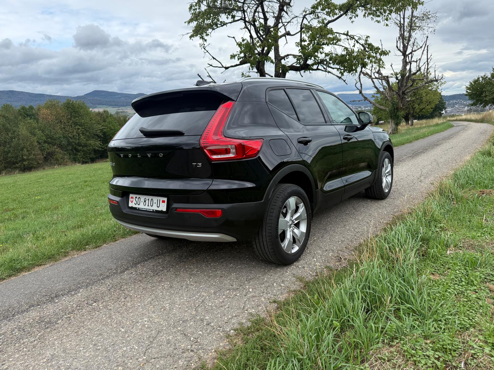 VOLVO XC40 T3-image-4