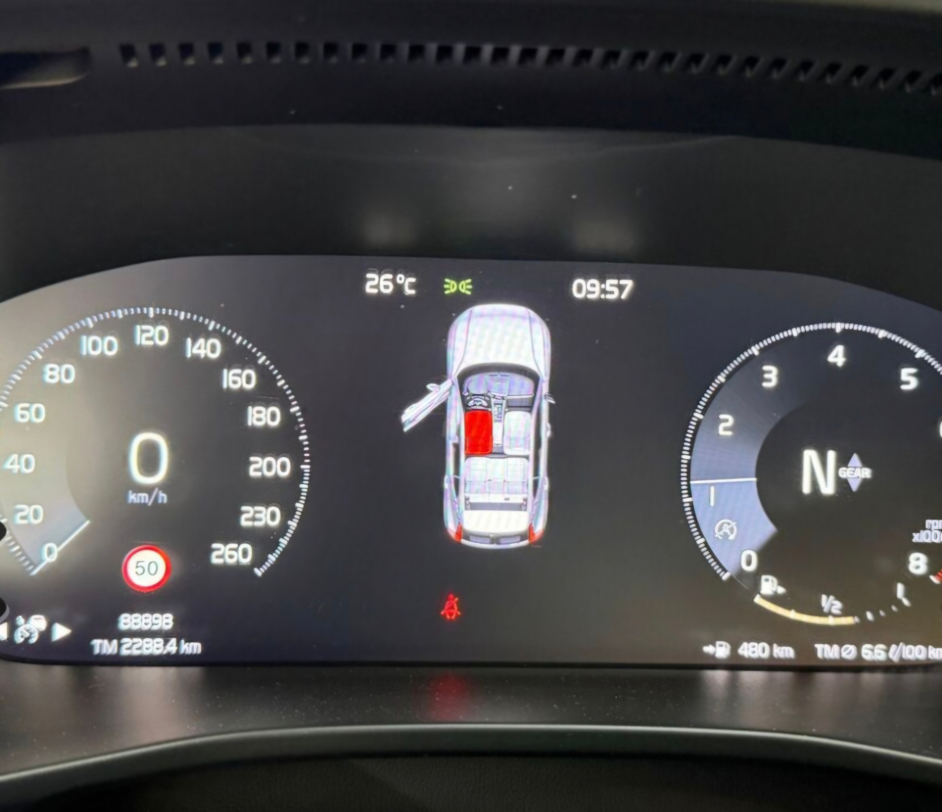 VOLVO XC40 T3-image-8