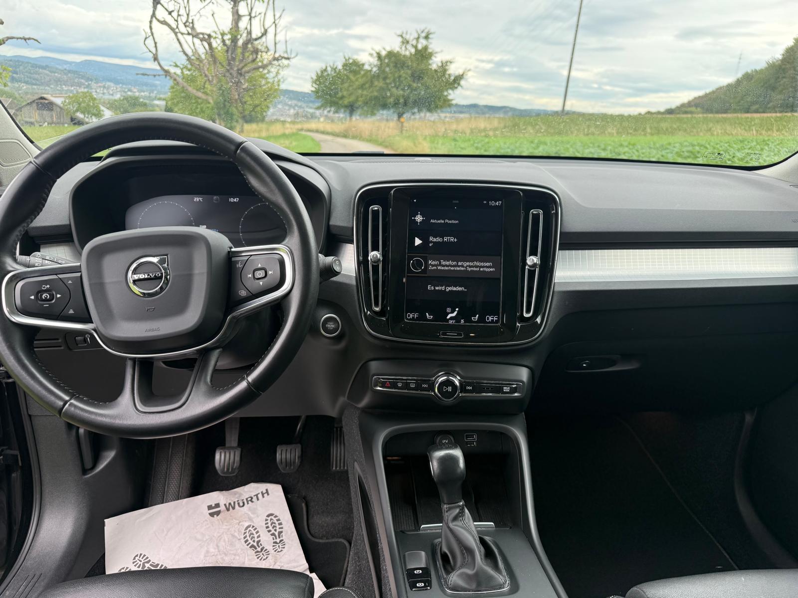 VOLVO XC40 T3-image-6