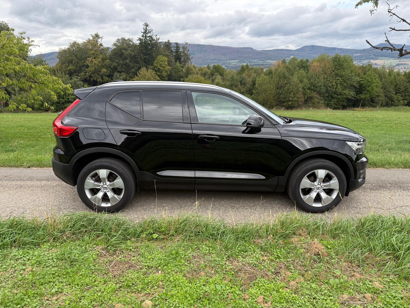 VOLVO XC40 T3-image-3