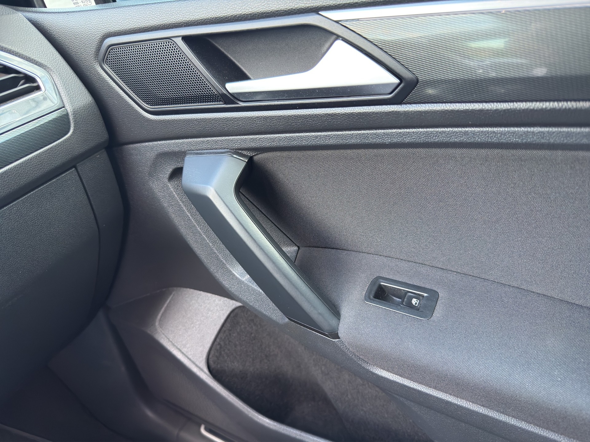 VW Tiguan 2.0TSI Comfortline 4Motion DSG-image-16