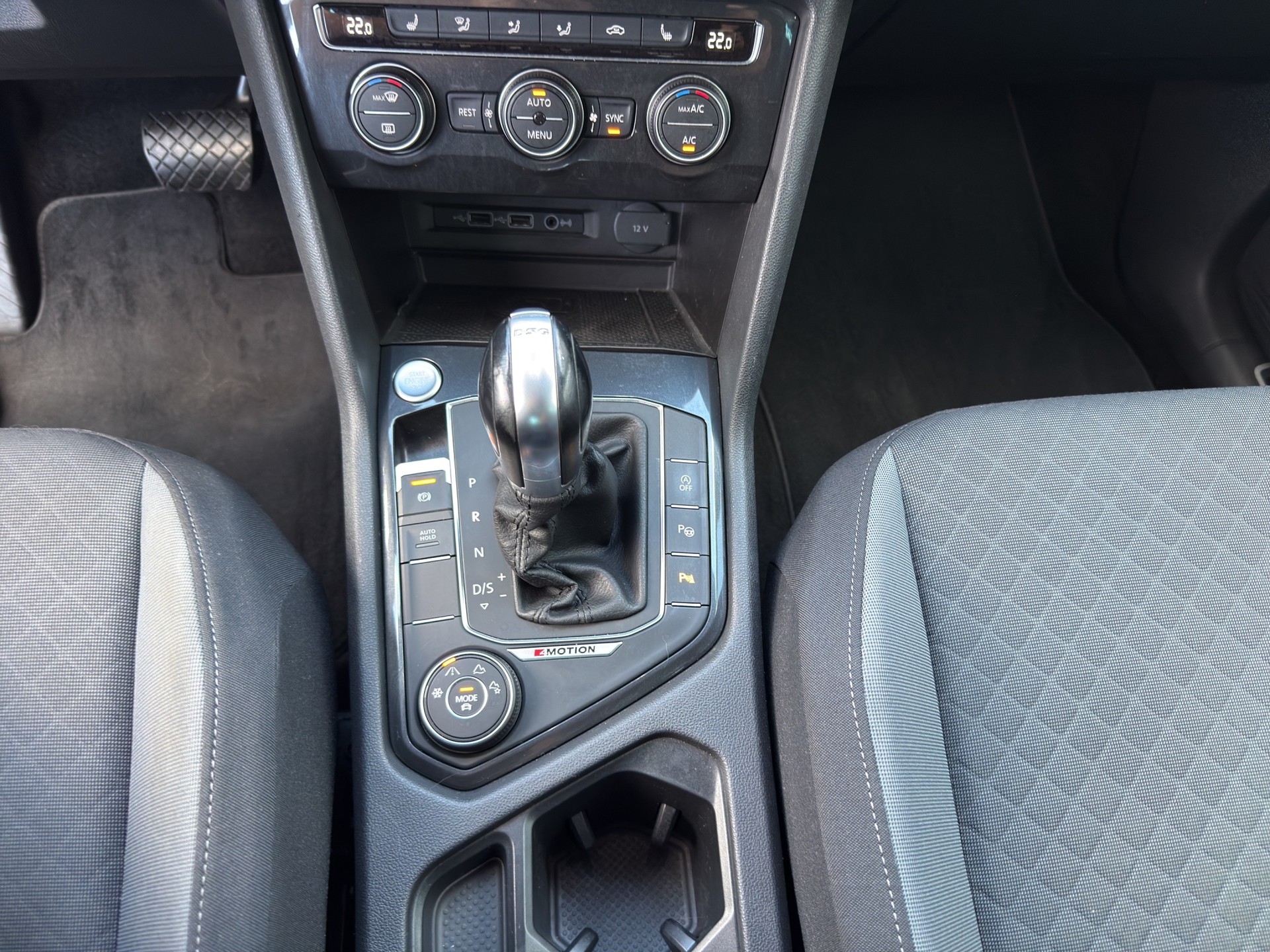 VW Tiguan 2.0TSI Comfortline 4Motion DSG-image-15