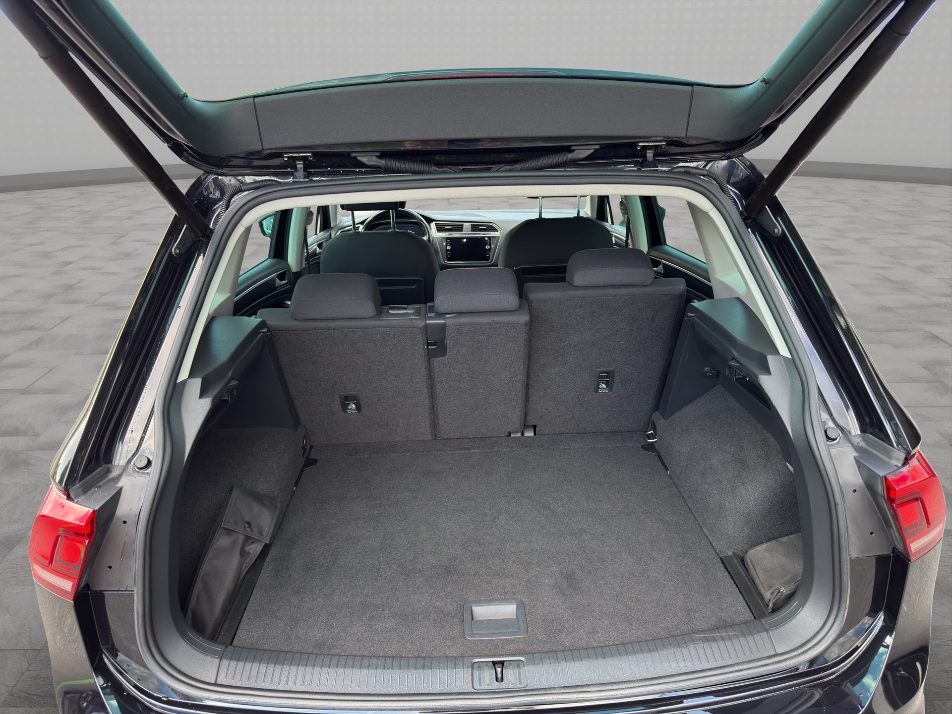 VW Tiguan 2.0TSI Comfortline 4Motion DSG-image-18