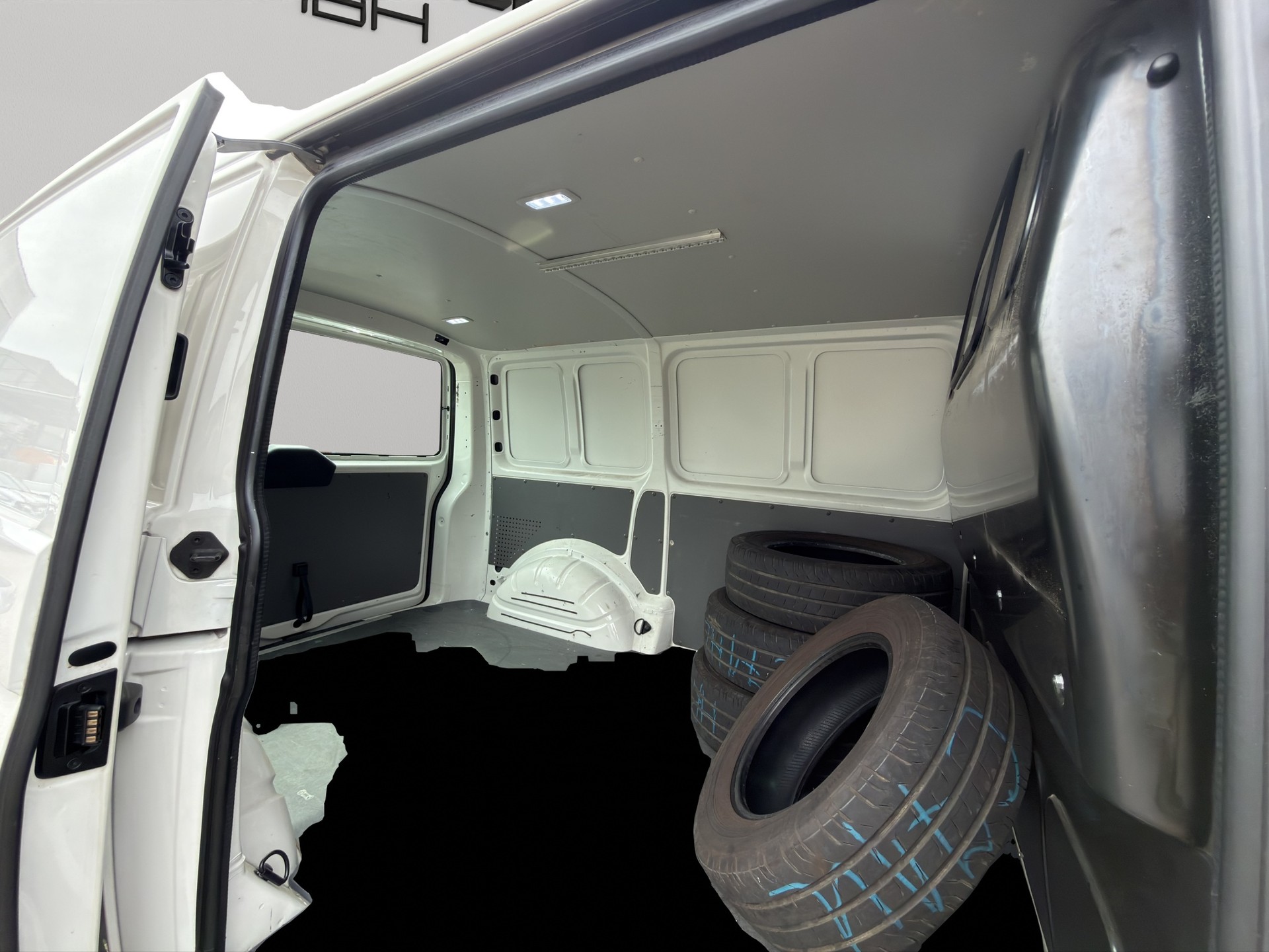 VW T6.1 2.0 TDI-image-10