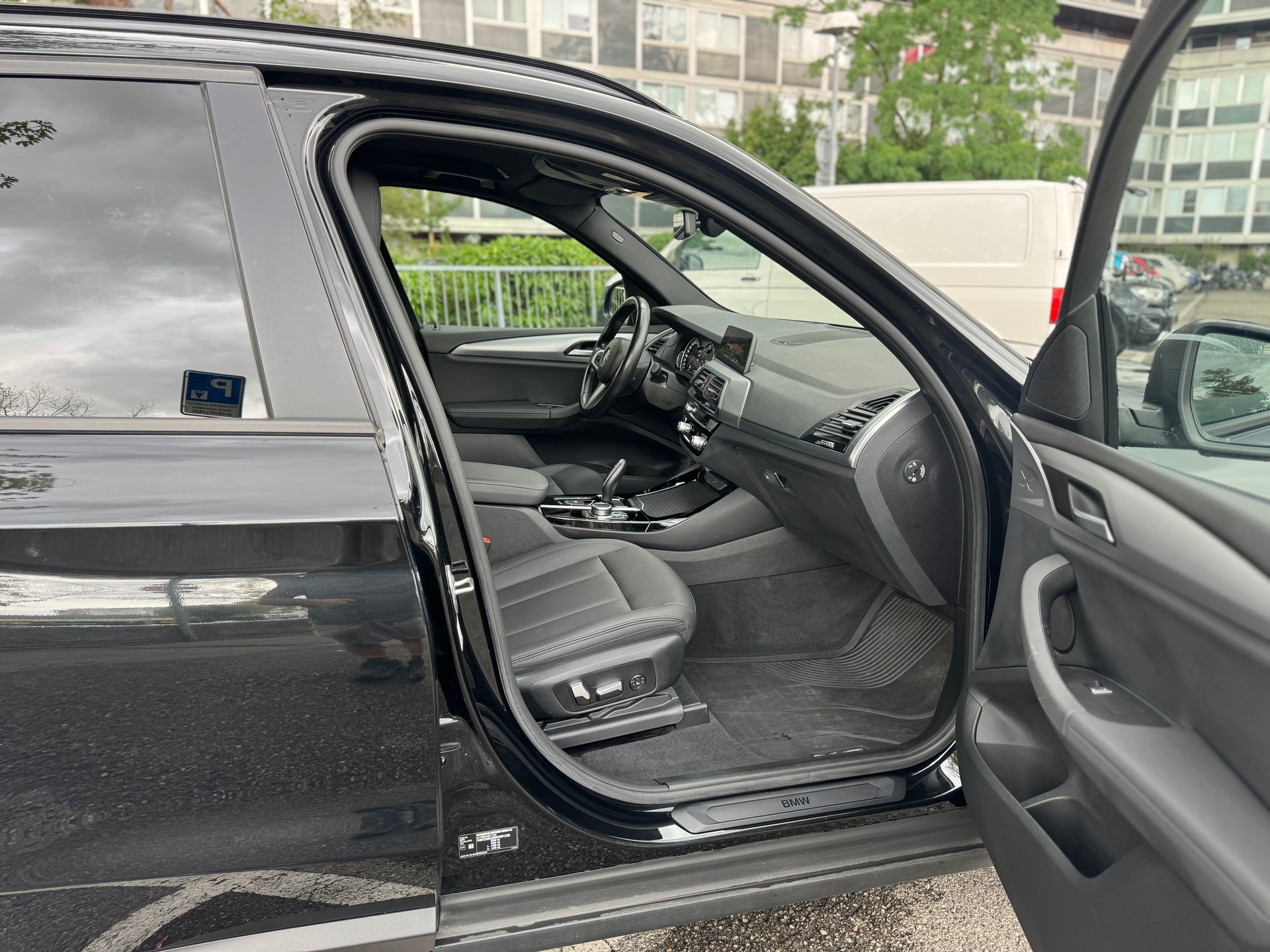 BMW X3 xDrive 48V 20d Steptronic-image-11