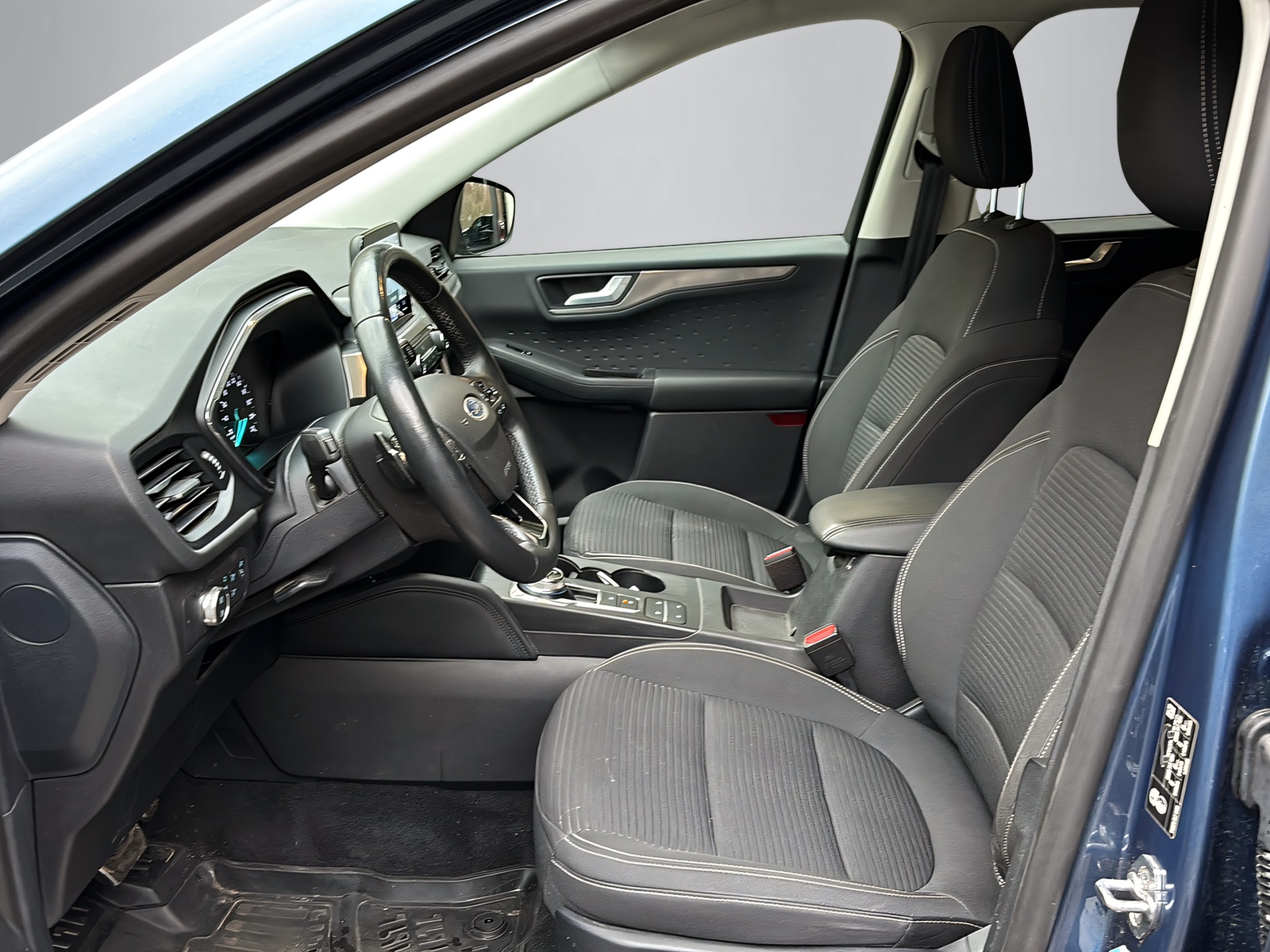 FORD Kuga 1.5 EcoBlue Titanium-image-2