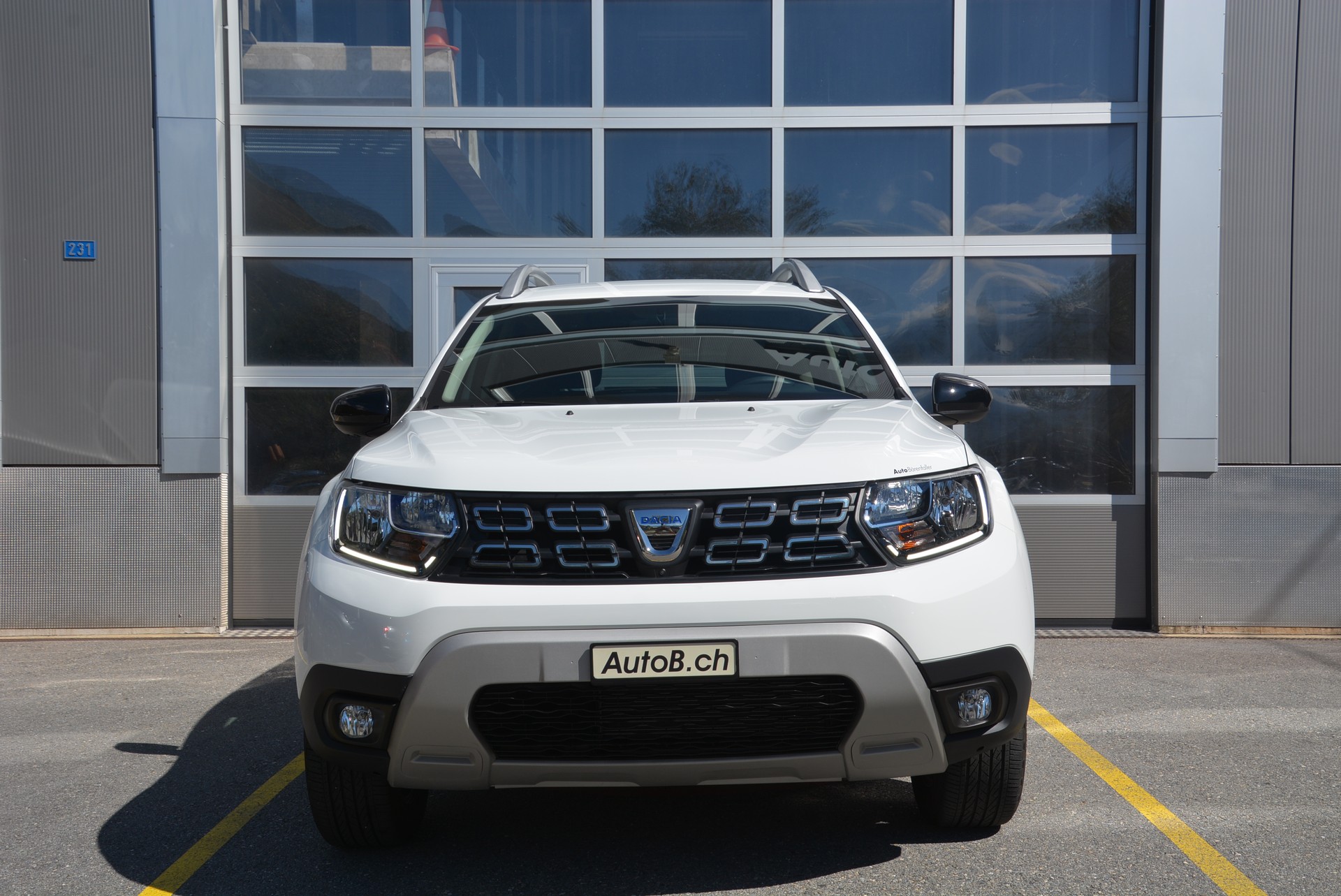 DACIA Duster SCe 115 Ultimate 4x4-image-2