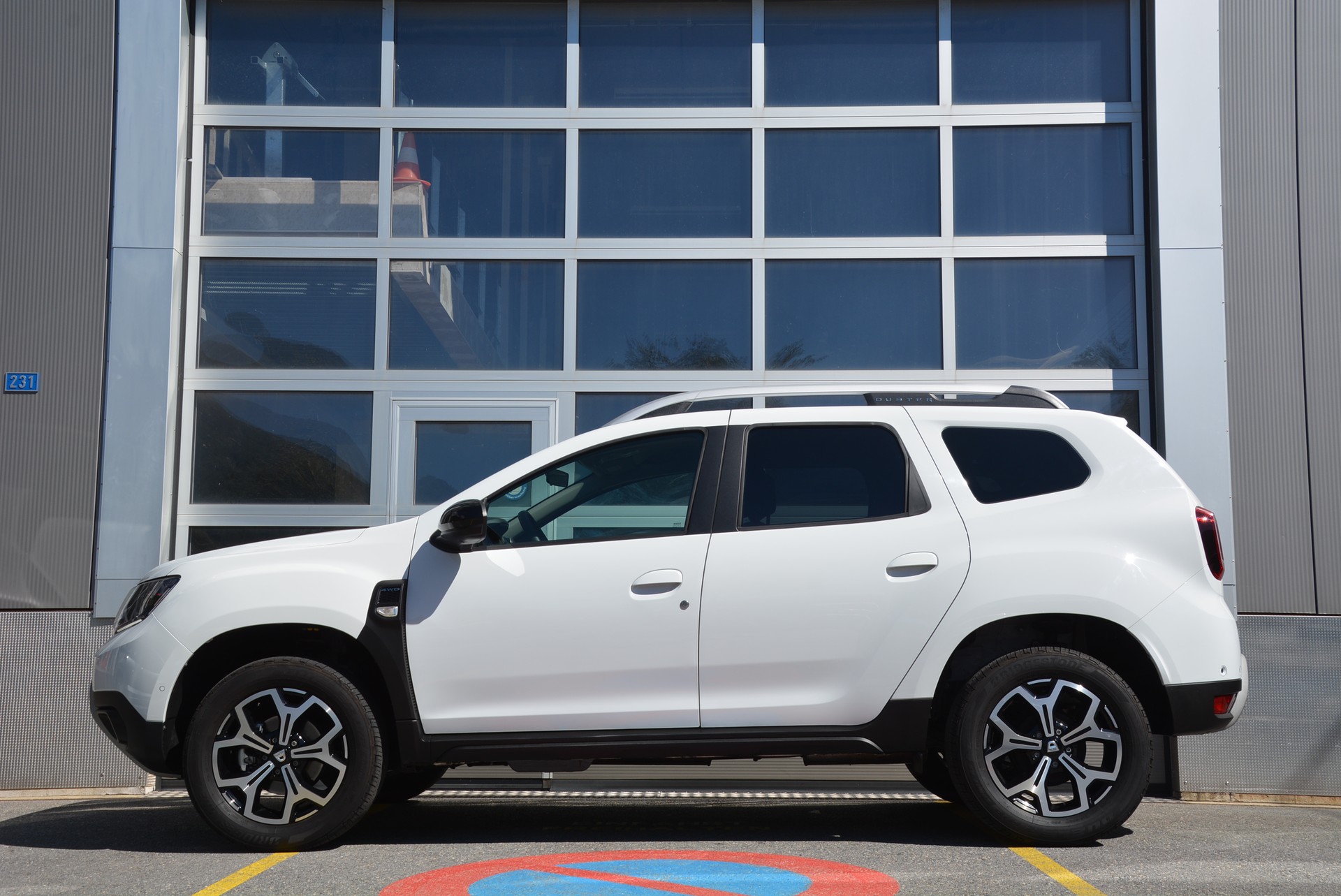 DACIA Duster SCe 115 Ultimate 4x4-image-3