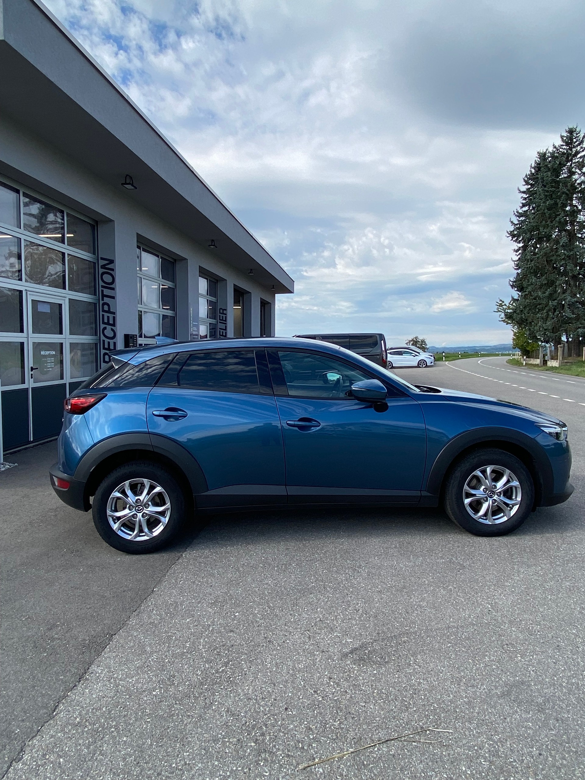 MAZDA CX-3 SKYACTIV-G 121 100TH Anniversary FWD Automat-image-3
