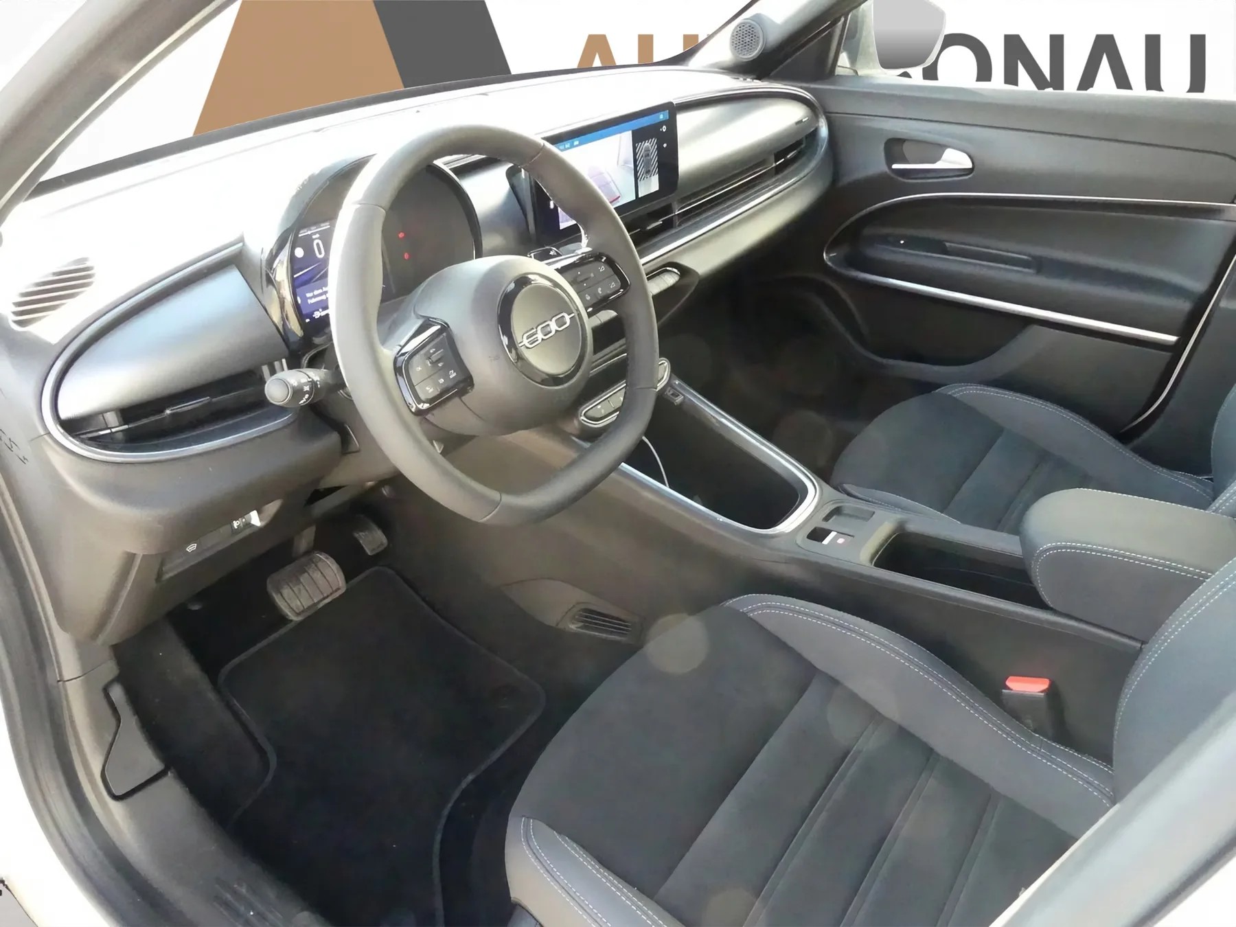 FIAT 600 1.2 Hybrid 145 Sport-image-58