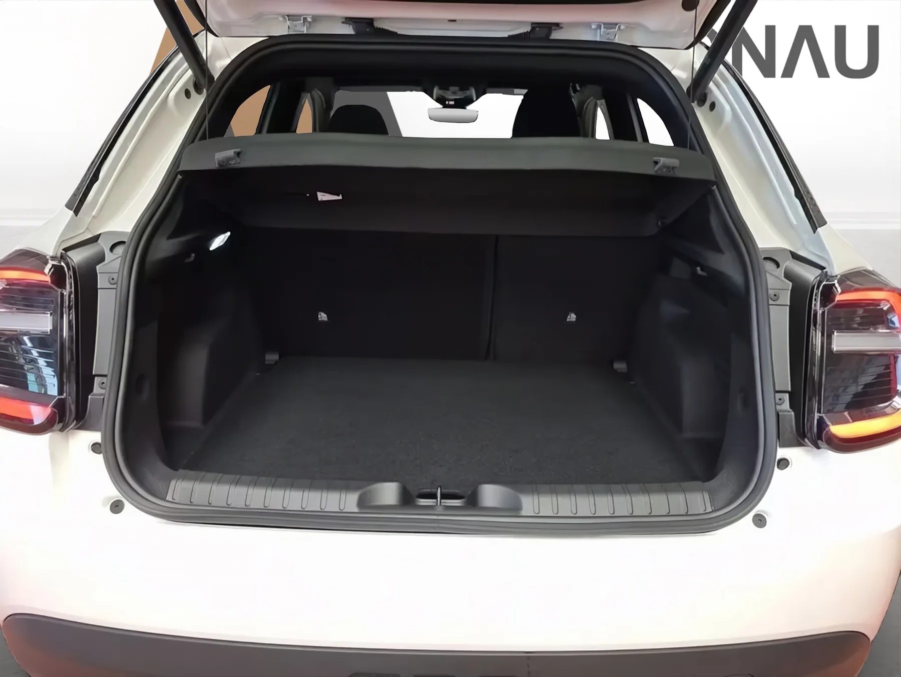FIAT 600 1.2 Hybrid 145 Sport-image-17