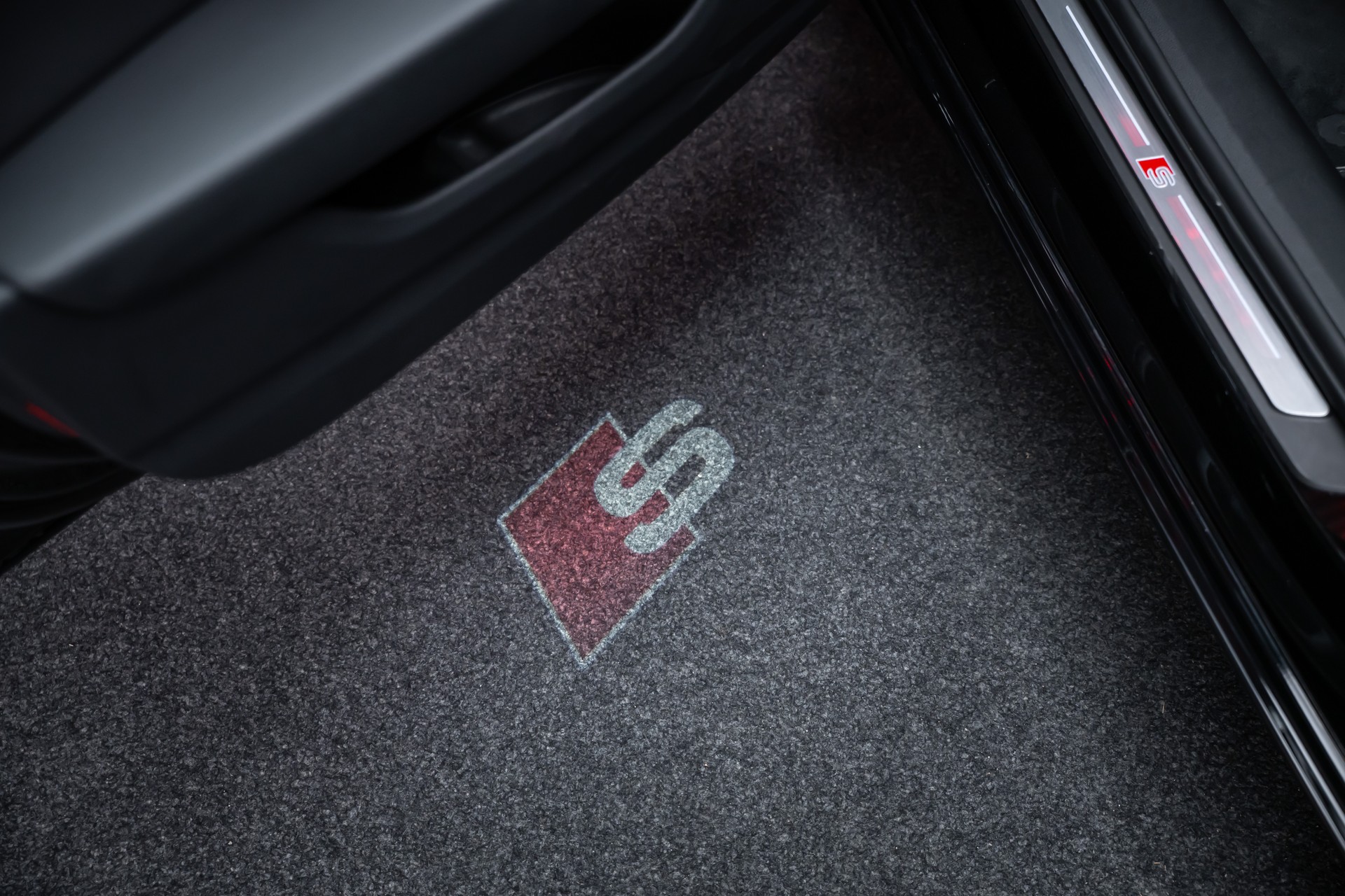 AUDI S6 3.0 V6 TDI quattro T-Tronic / Sportsitze / Rückfahrkamera / el.Heckklappe-image-16