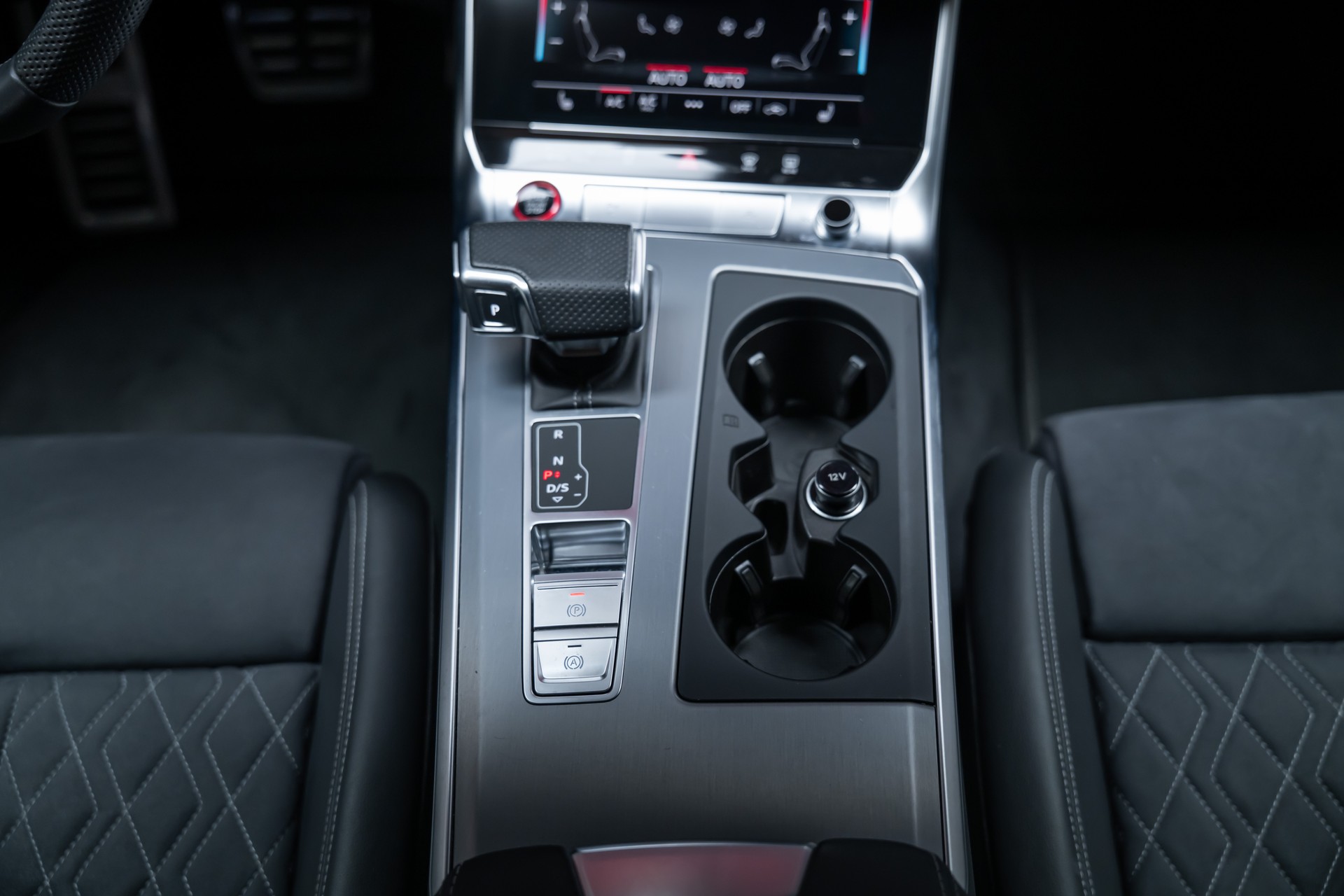 AUDI S6 3.0 V6 TDI quattro T-Tronic / Sportsitze / Rückfahrkamera / el.Heckklappe-image-36