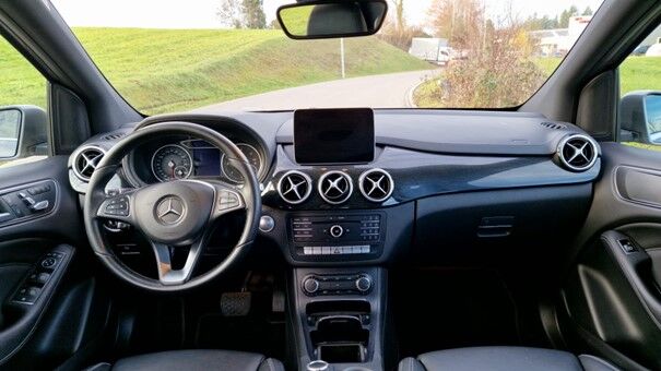 MERCEDES-BENZ B 200 d Night Star-image-4