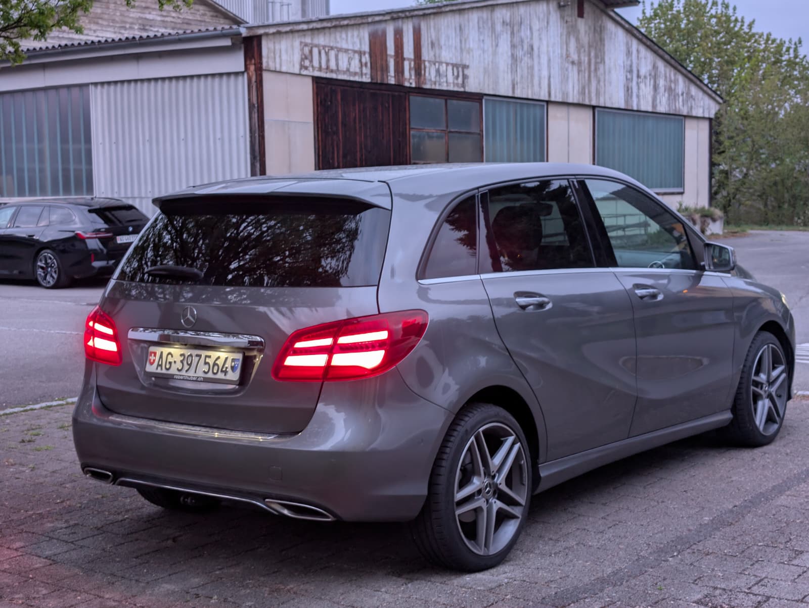 MERCEDES-BENZ B 200 d Night Star-image-2