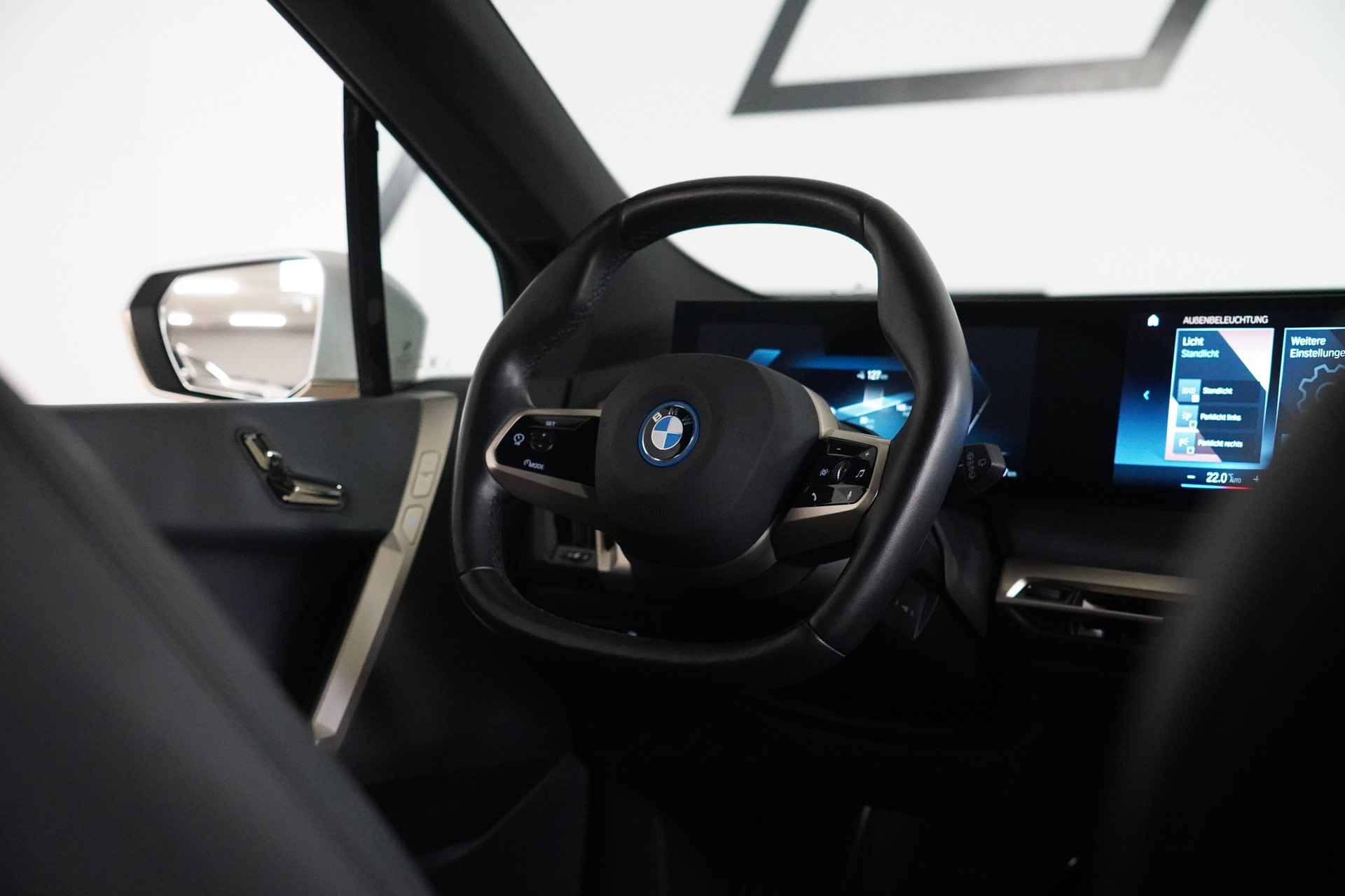 BMW iX xDrive50-image-23