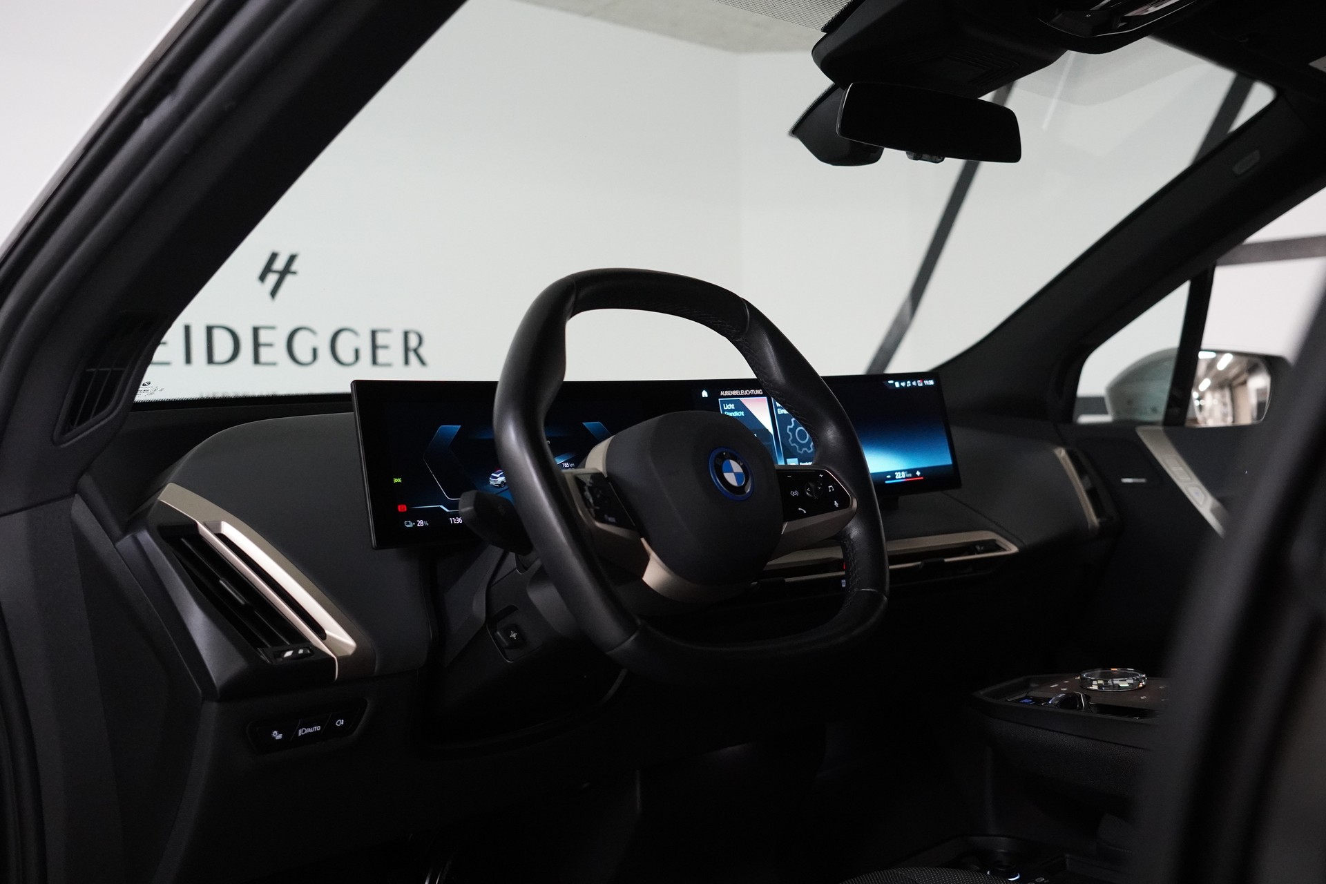 BMW iX xDrive50-image-25