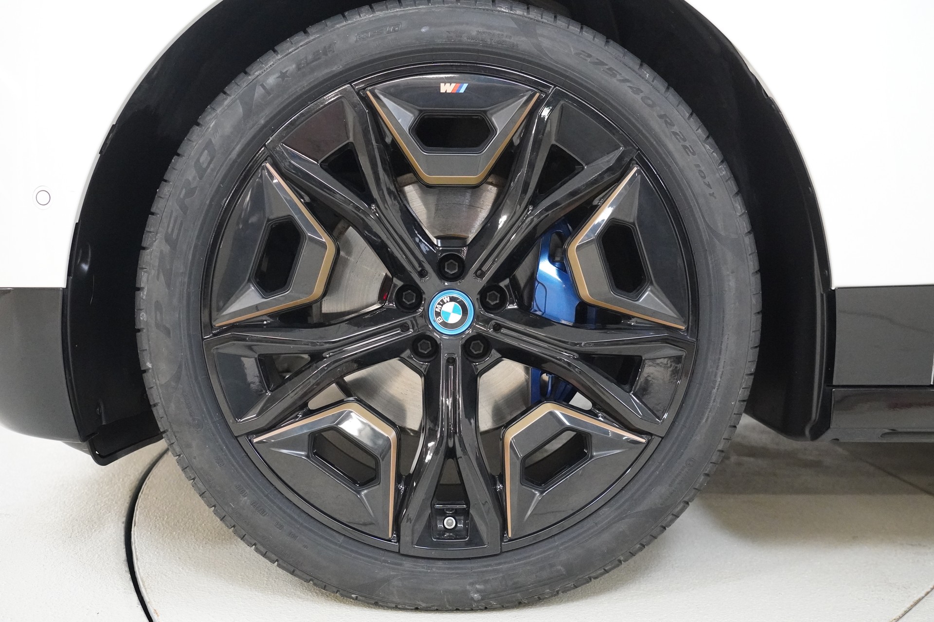 BMW iX xDrive50-image-10