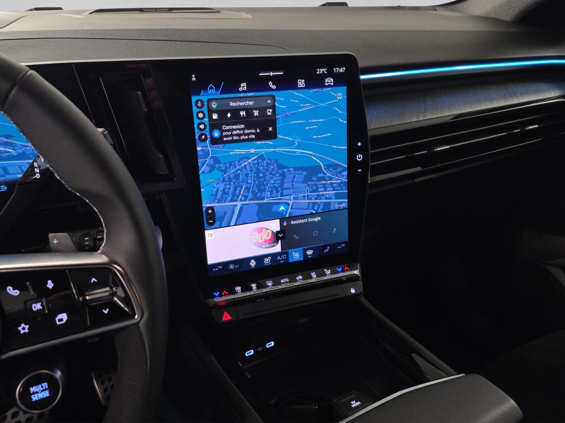 RENAULT Rafale 1.2 E-Tech Plug-in Hybrid 300 4x4 Esprit Alpine-image-11