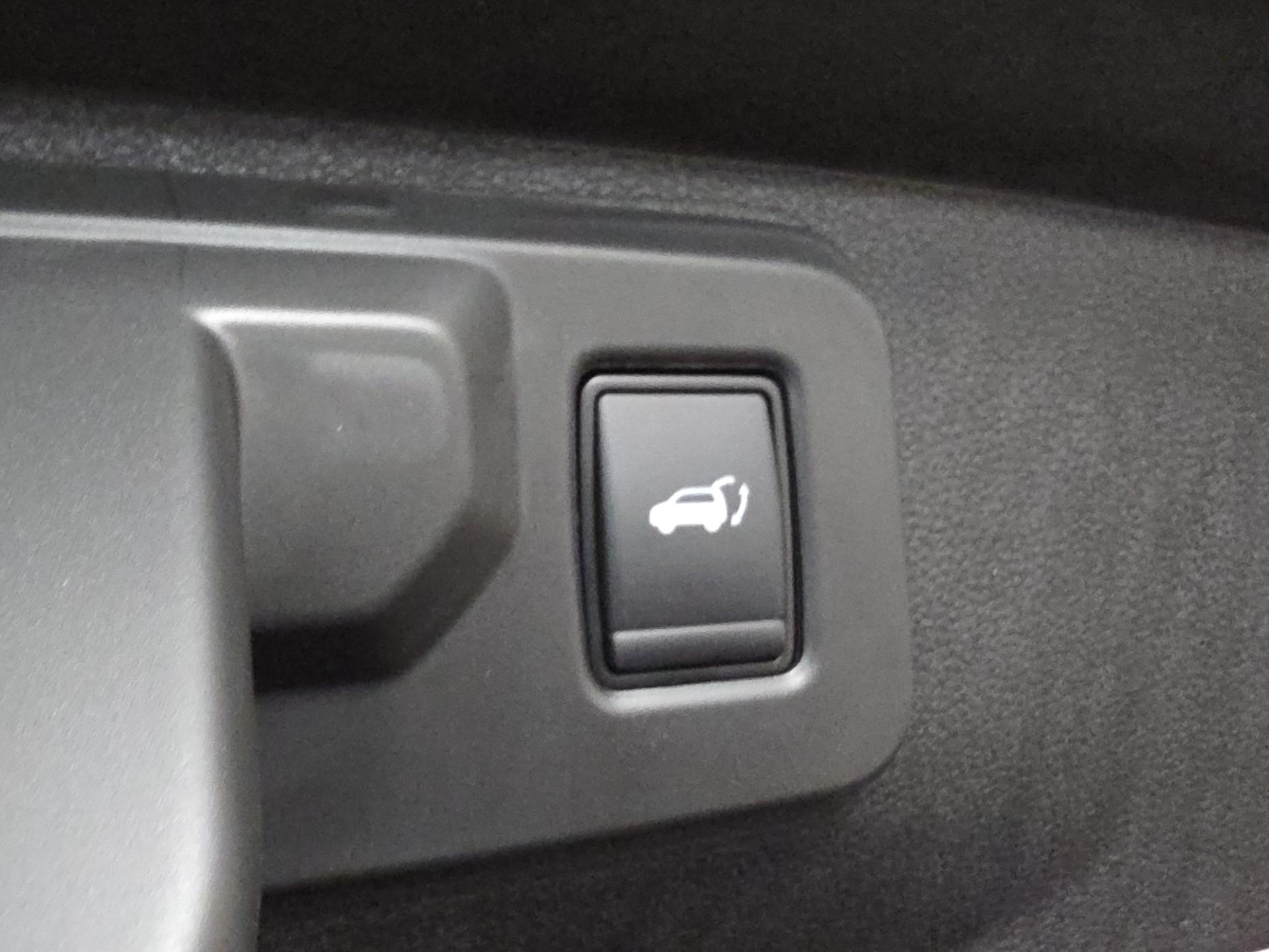 RENAULT Rafale 1.2 E-Tech Plug-in Hybrid 300 4x4 Esprit Alpine-image-18