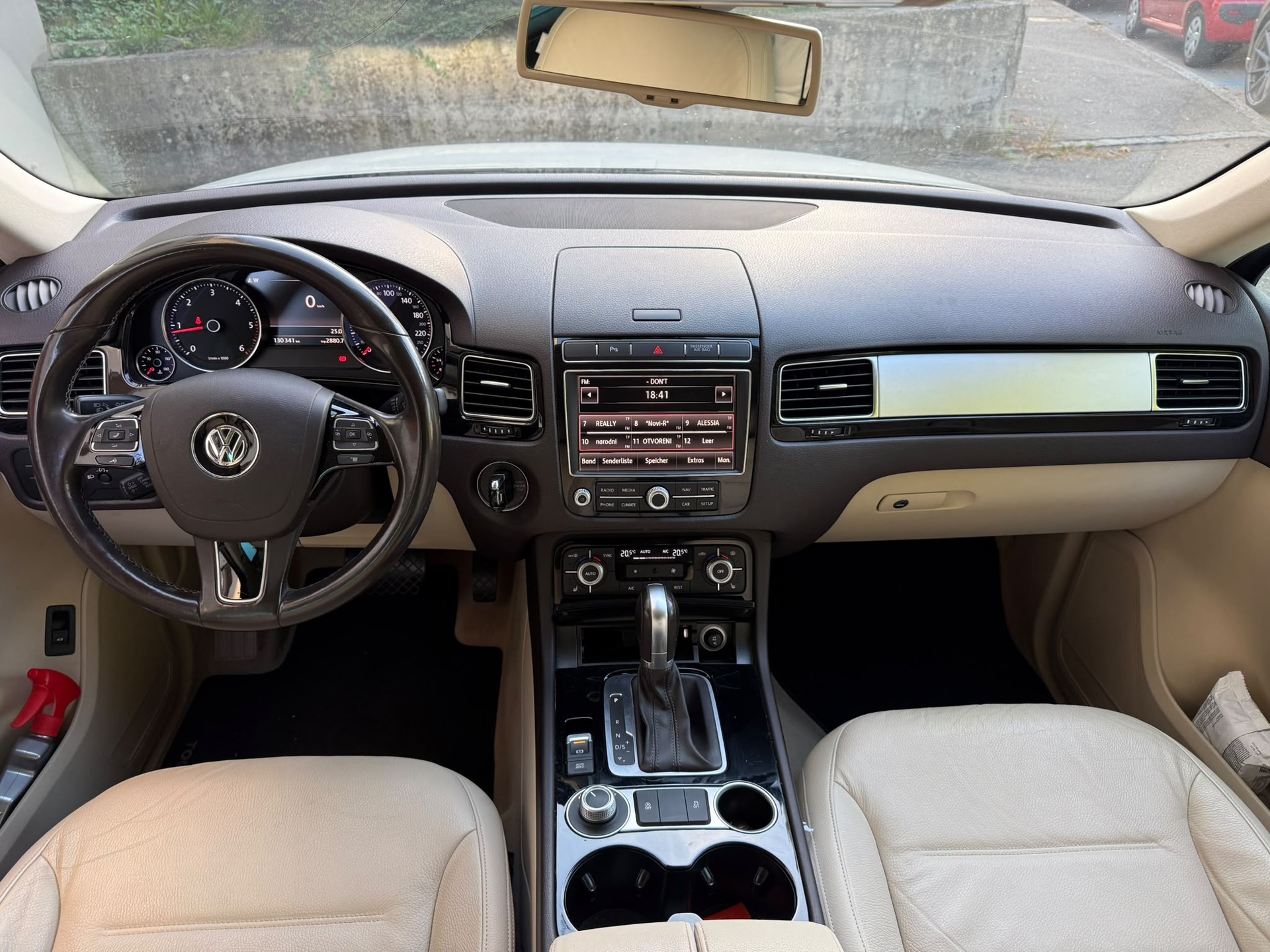 VW Touareg 3.0 TDI BlueMotion Technology Tiptronic-image-9