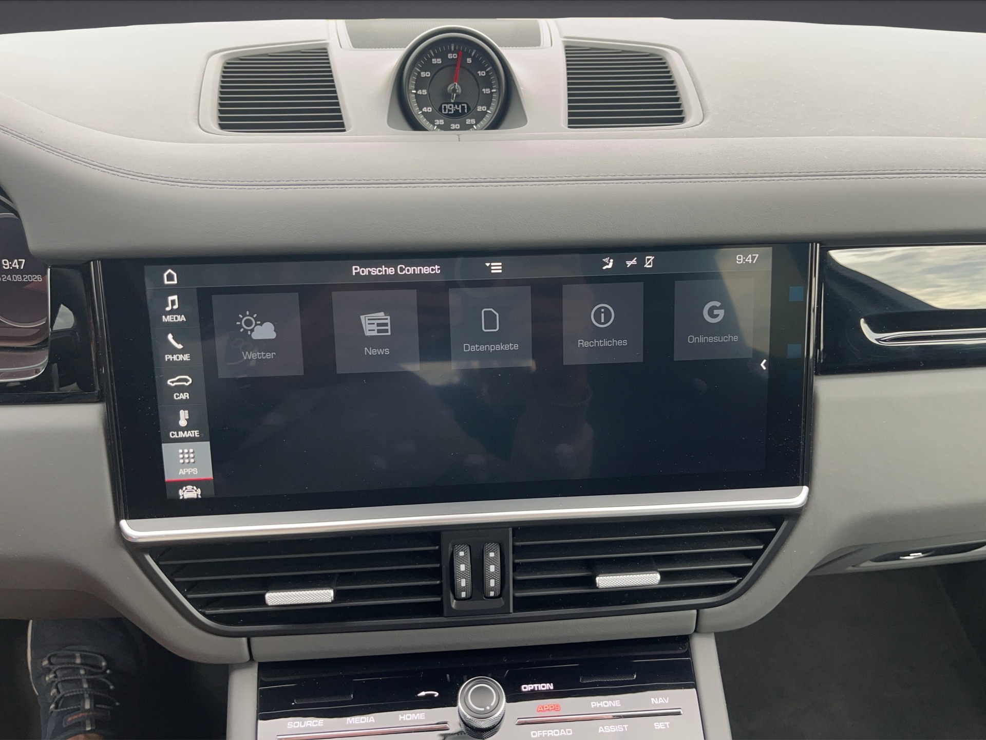 PORSCHE Cayenne Turbo *Luftfederung, Allradlenkung, ACC, Keramik bremsen, Porsche Garantie*-image-25