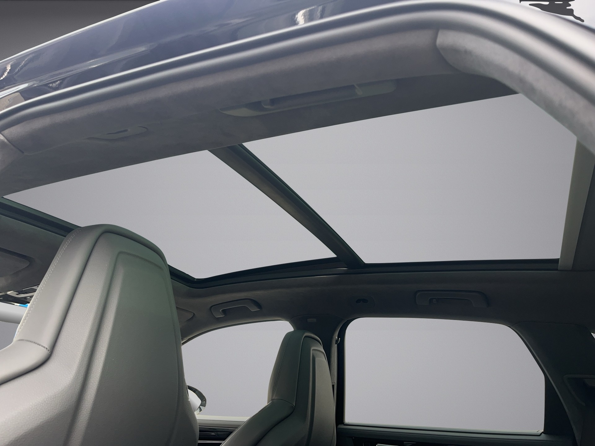 PORSCHE Cayenne Turbo *Luftfederung, Allradlenkung, ACC, Keramik bremsen, Porsche Garantie*-image-12