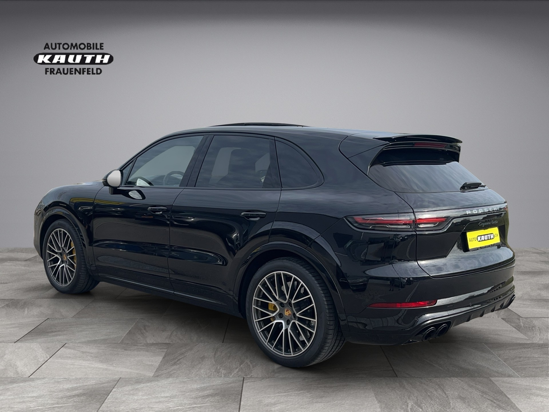 PORSCHE Cayenne Turbo *Luftfederung, Allradlenkung, ACC, Keramik bremsen, Porsche Garantie*-image-2