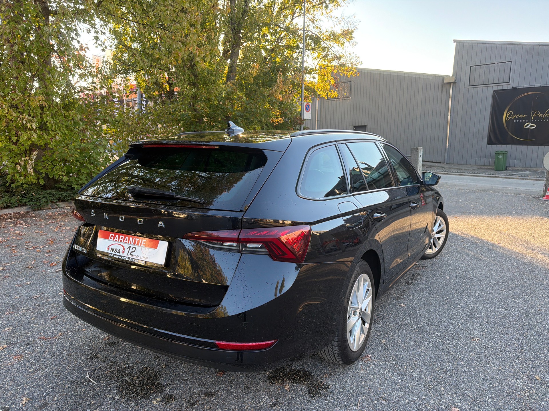SKODA Octavia Combi 2.0 TDI DSG Style * Gr. Navi * LED * PDC V&H * RF-Kamera * Tempomat * Frisch Ab MFK-image-4