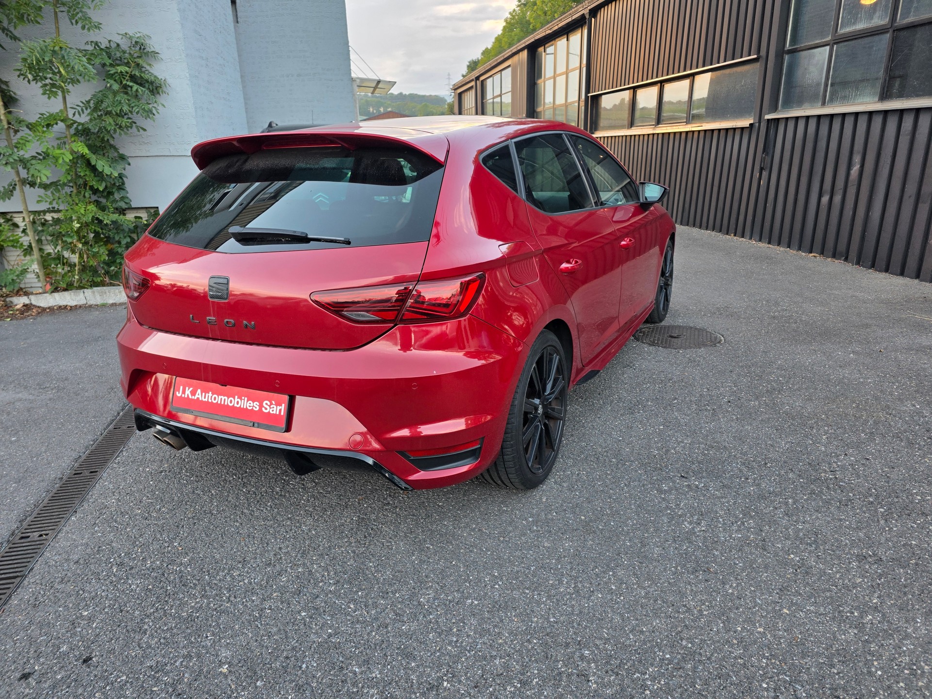 SEAT Leon 2.0 TSI SWISS FR DSG-image-13