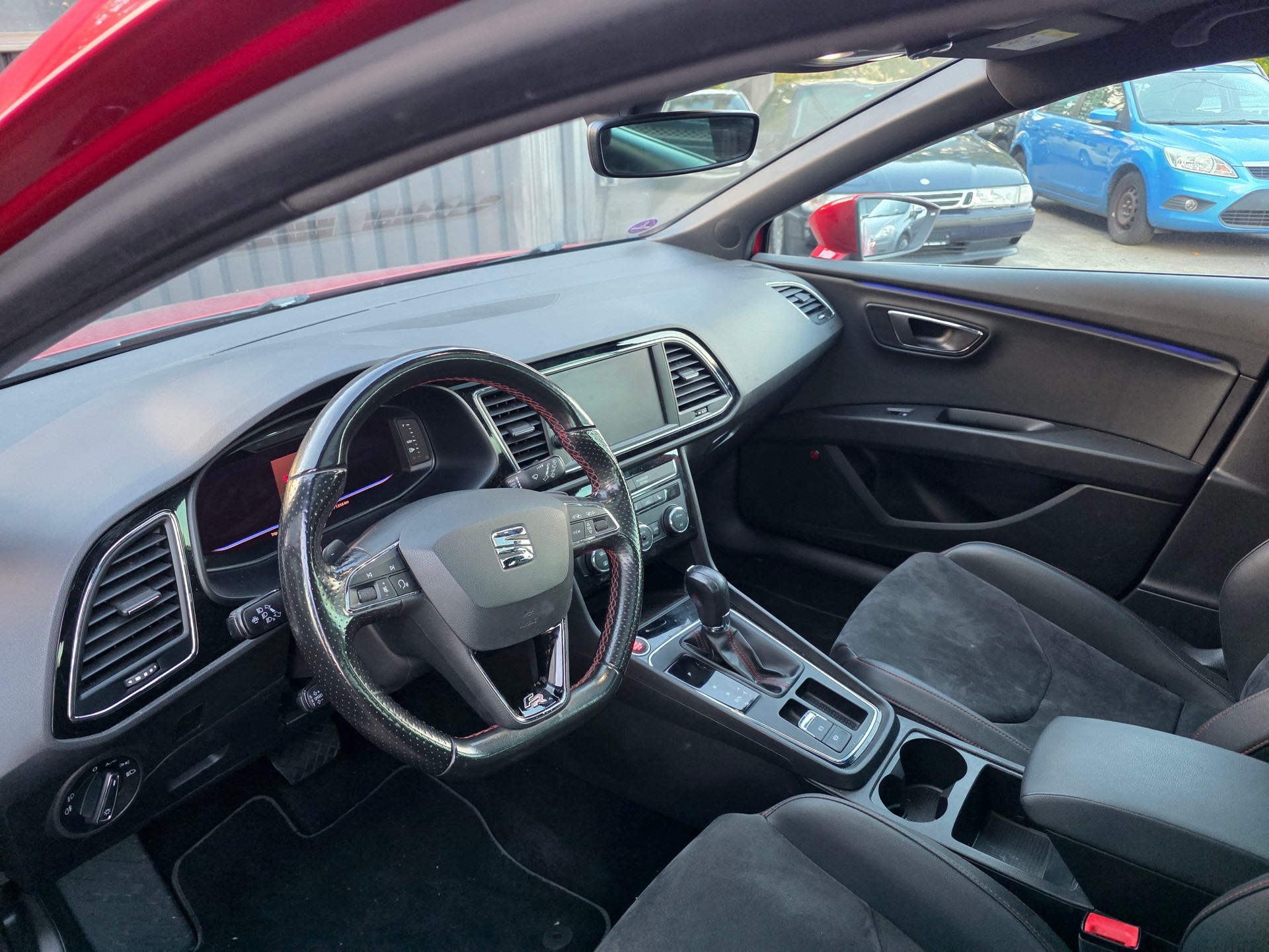 SEAT Leon 2.0 TSI SWISS FR DSG-image-2