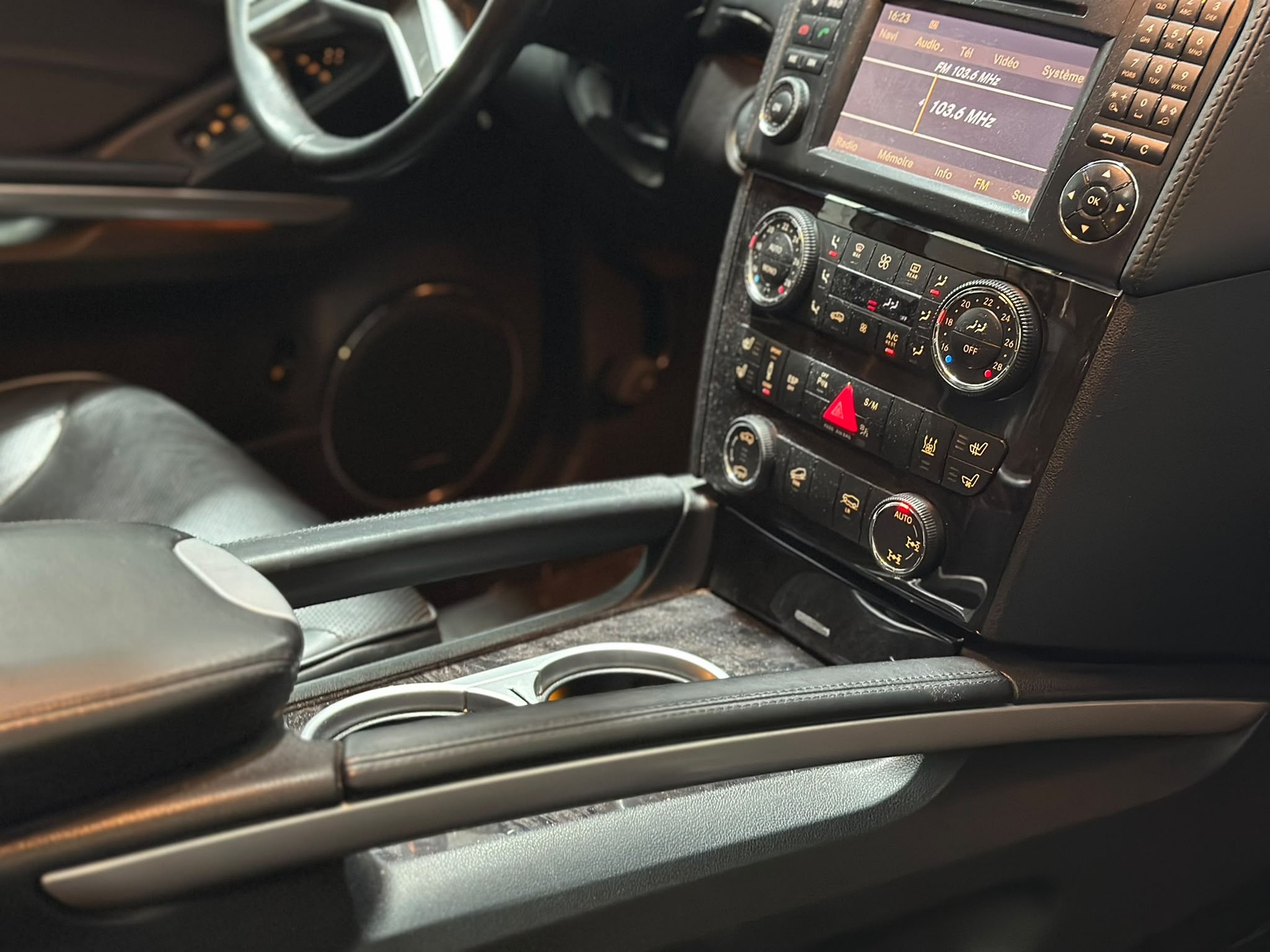 MERCEDES-BENZ GL 500 4Matic 7G-Tronic-image-14