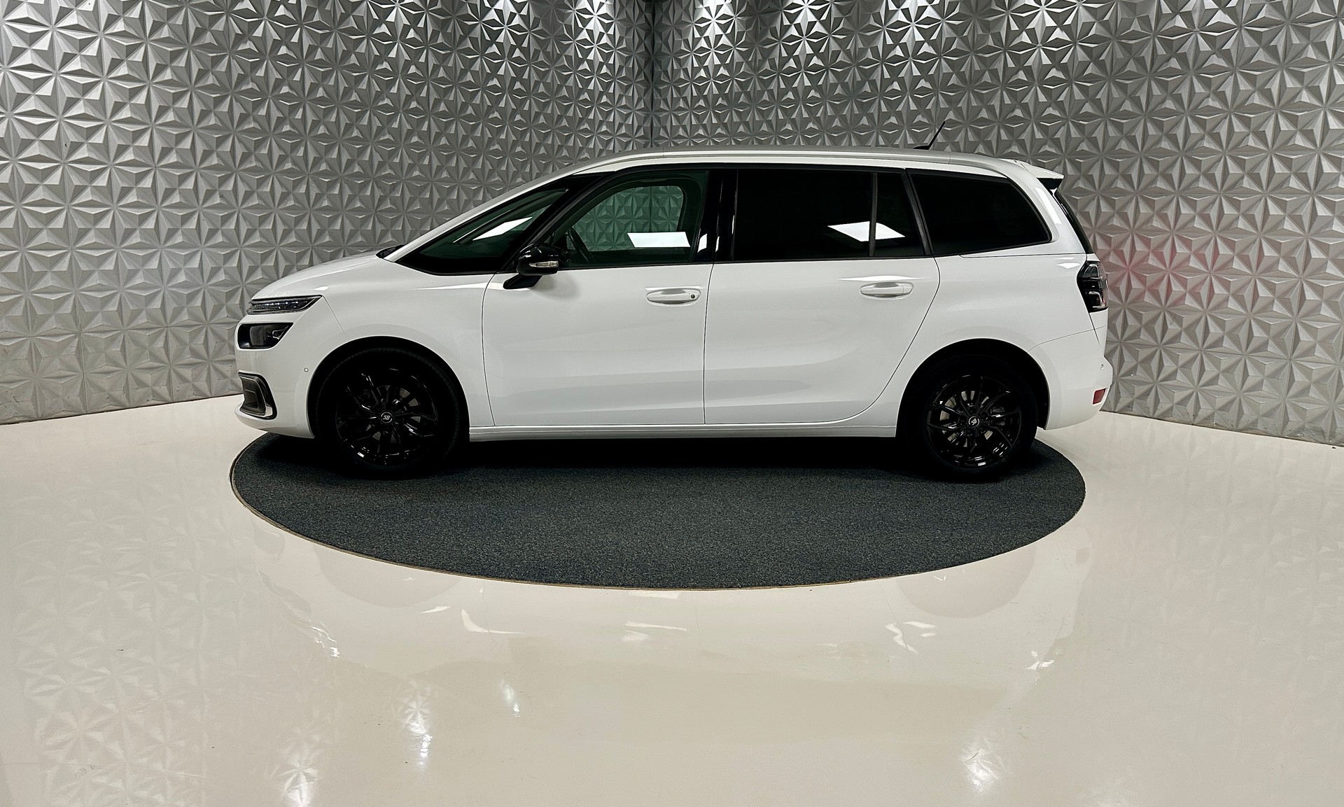 CITROEN Grand C4 Spacetourer 1.5 BlueHDi **7-PLÄTZE** Shine EAT8-image-7