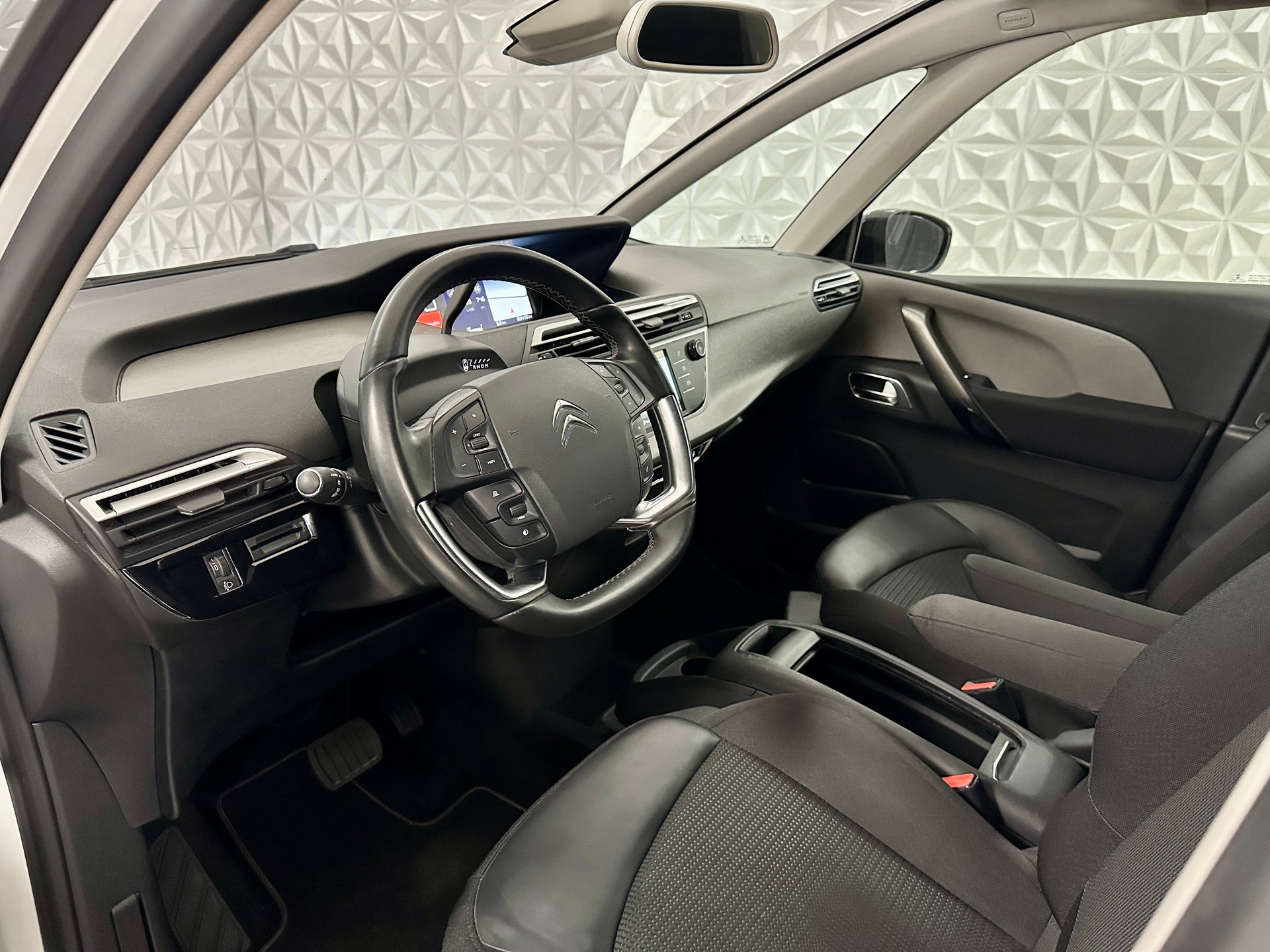 CITROEN Grand C4 Spacetourer 1.5 BlueHDi **7-PLÄTZE** Shine EAT8-image-11