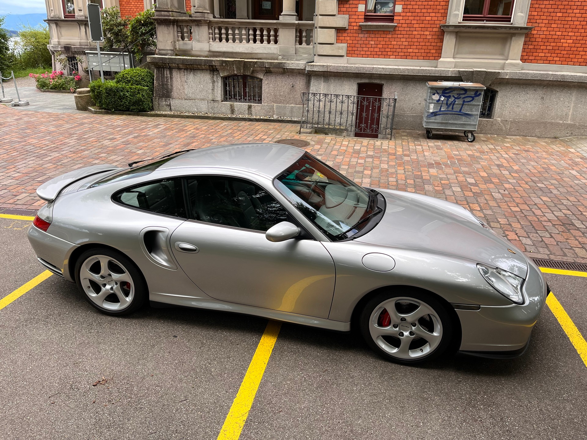 PORSCHE 3.6 Turbo-image-1