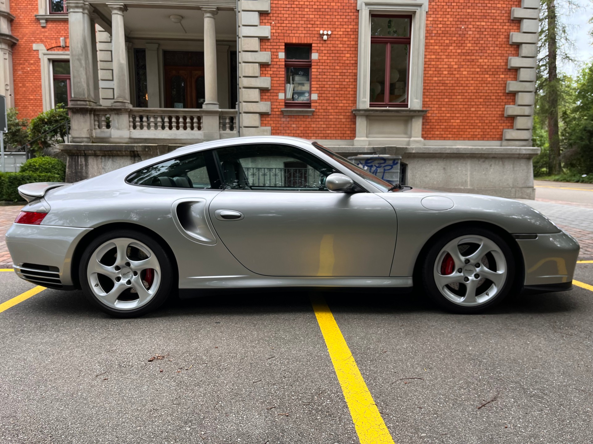 PORSCHE 3.6 Turbo-image-2